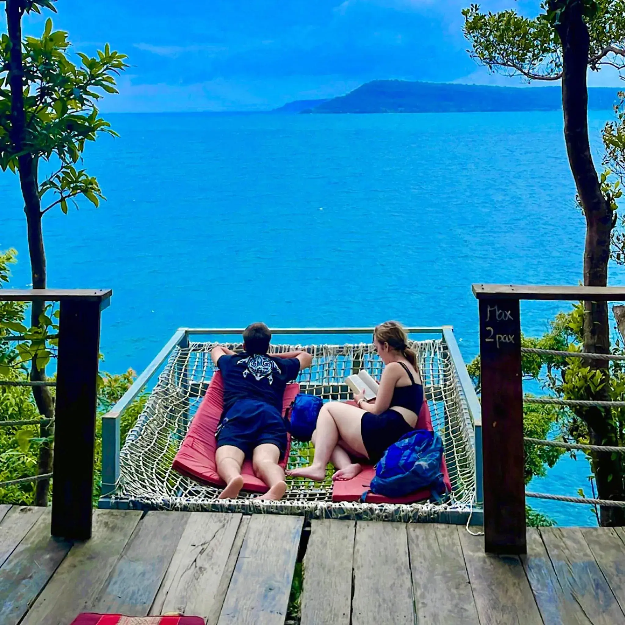 Restaurant/places to eat in The Cliff Hostel, M'Pay Bay Restaurant/places to eat in The Cliff Hostel, M'Pay Bay