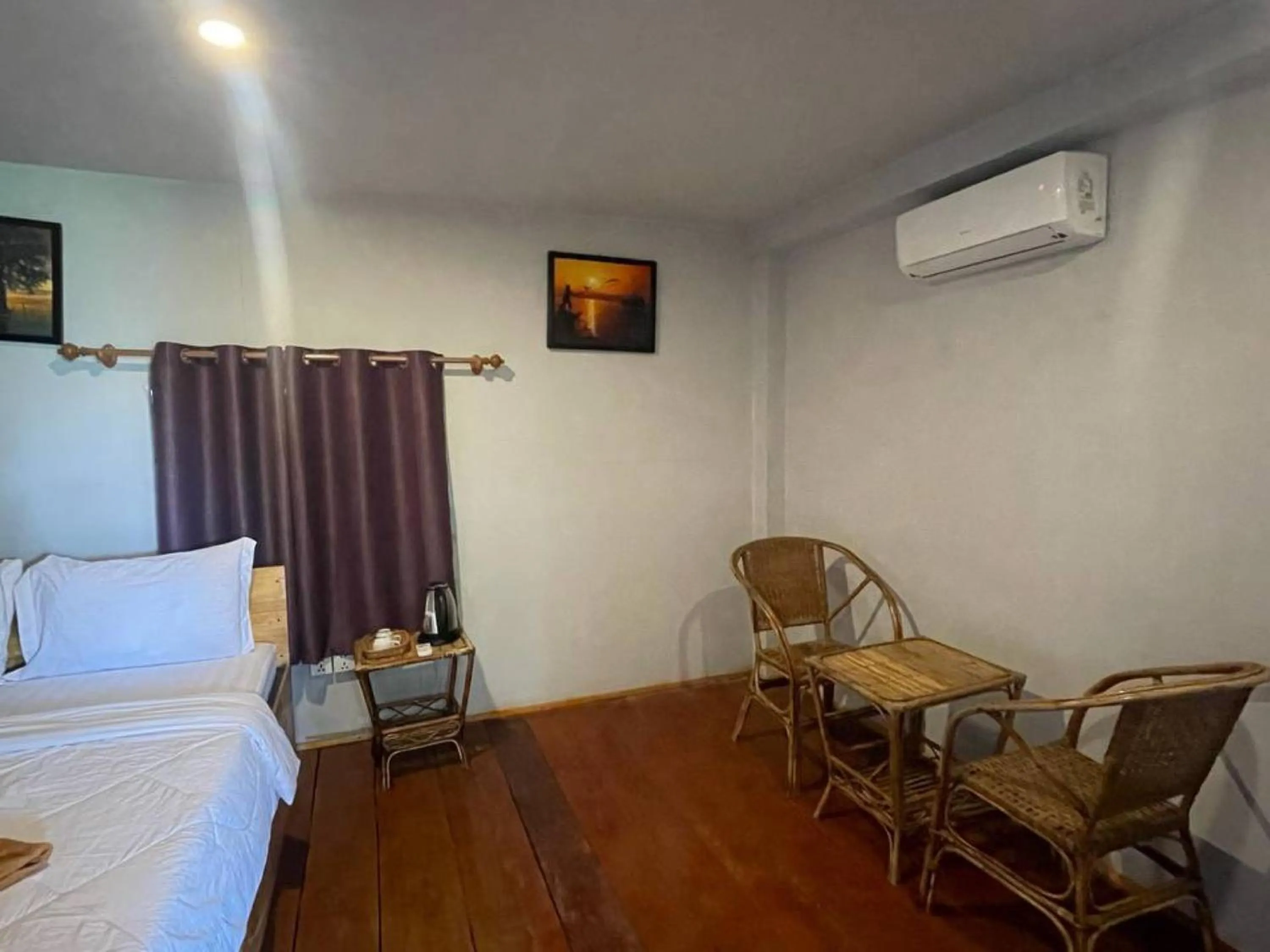 Property building, Bed in The Cliff Hostel, M'Pay Bay