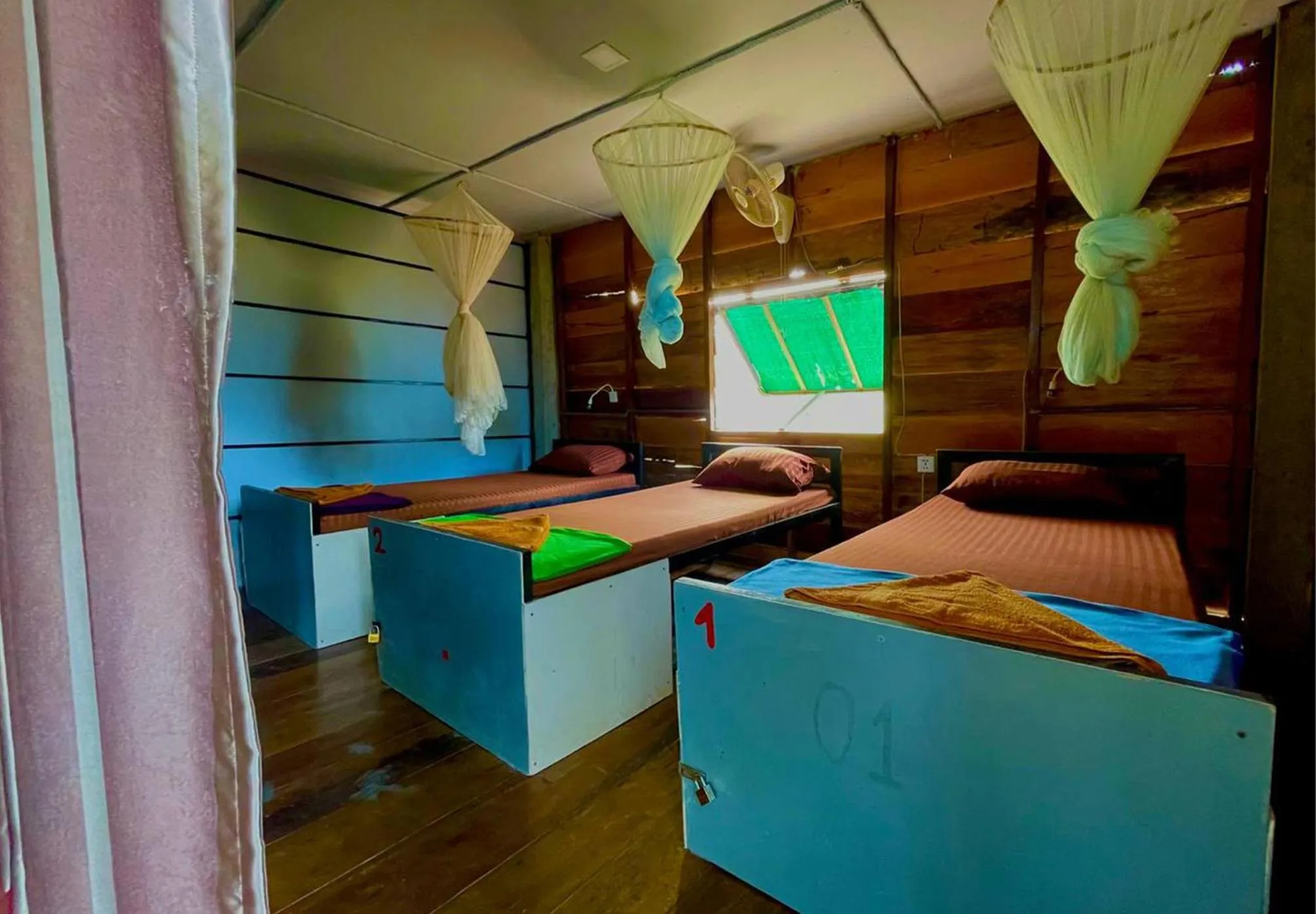 Bed in The Cliff Hostel, M'Pay Bay