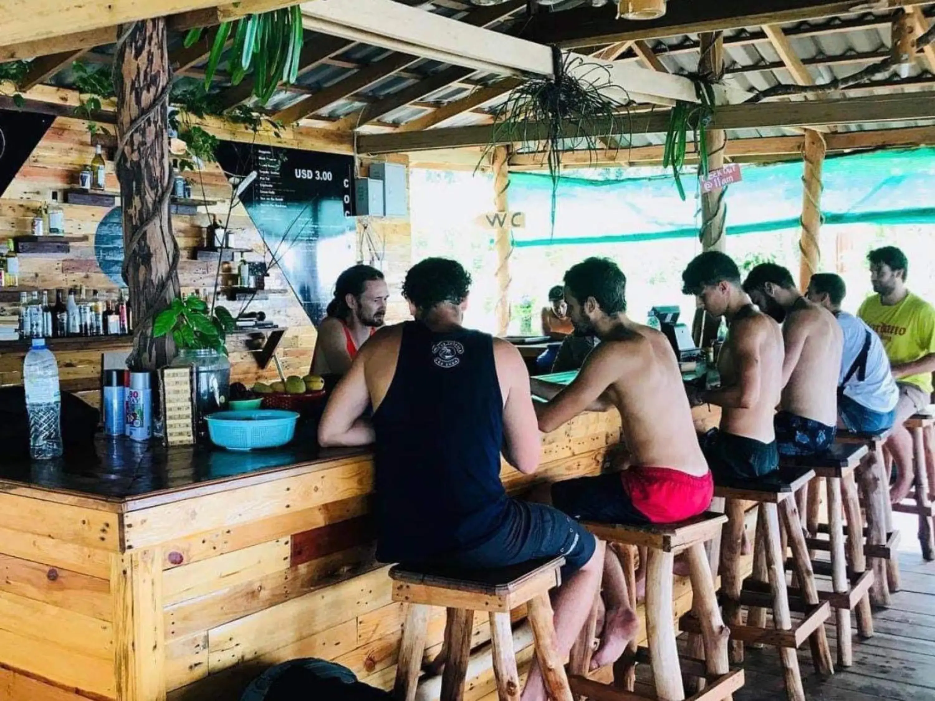 Lounge or bar in The Cliff Hostel, M'Pay Bay Lounge or bar in The Cliff Hostel, M'Pay Bay