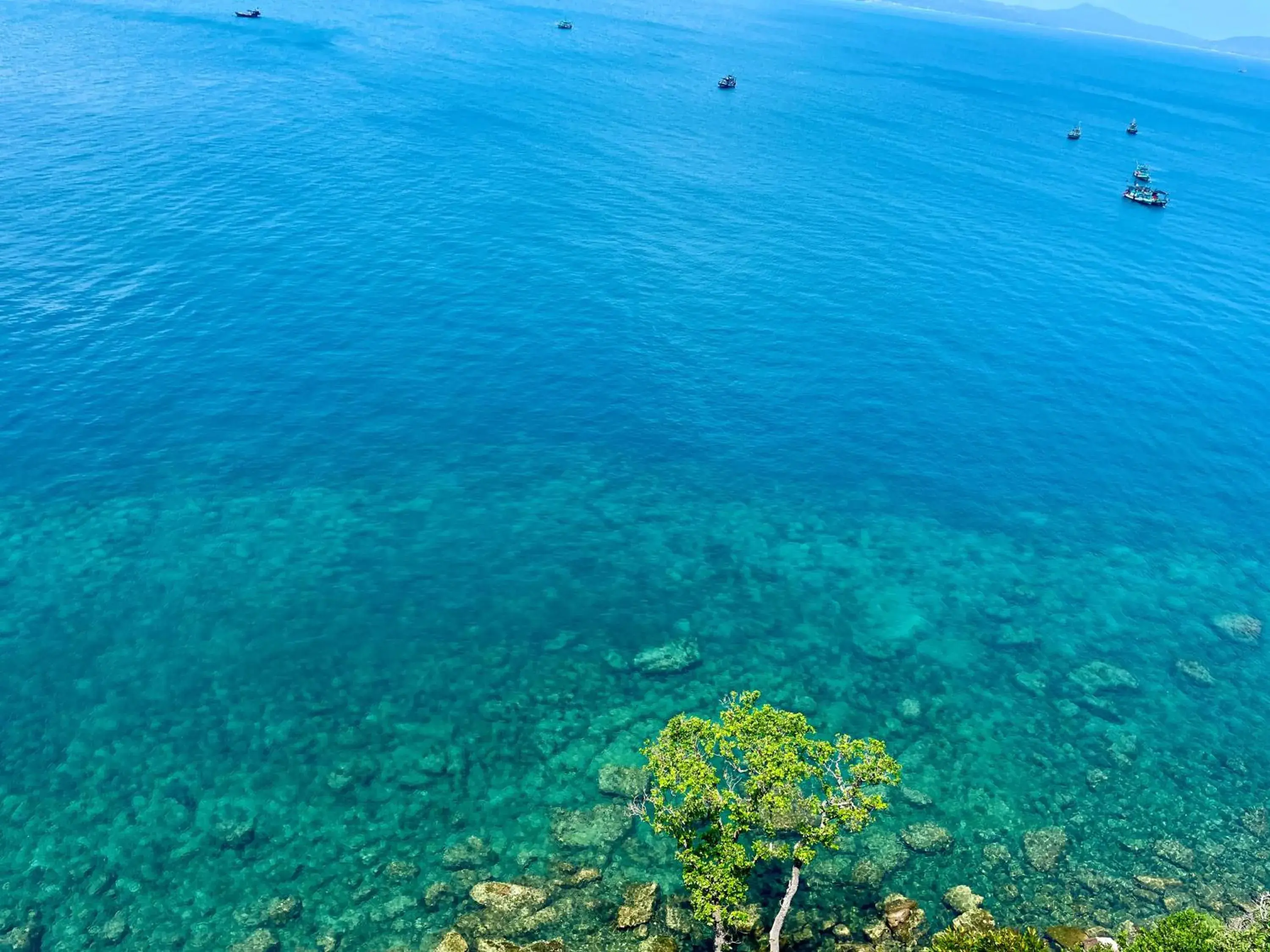 Swimming pool in The Cliff Hostel, M'Pay Bay Swimming pool in The Cliff Hostel, M'Pay Bay