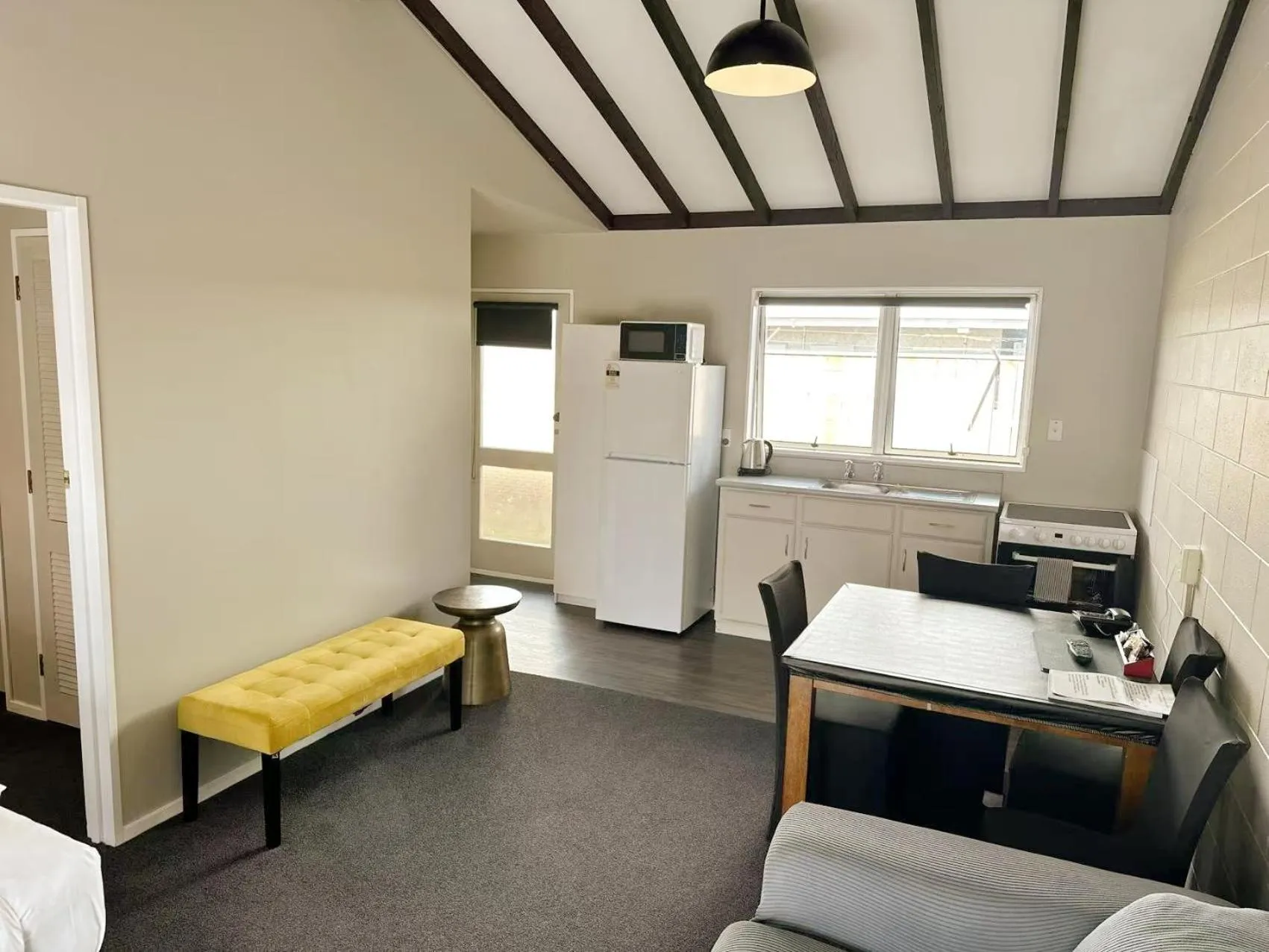 Castles Motel & Driftwood Motel