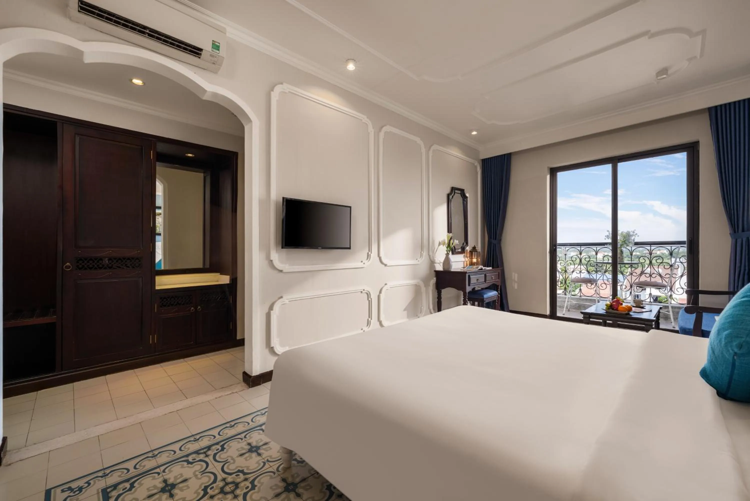 Communal lounge/ TV room, Bed in Hoi An Rosemary Boutique Hotel & Spa - A Peaceful Retreat