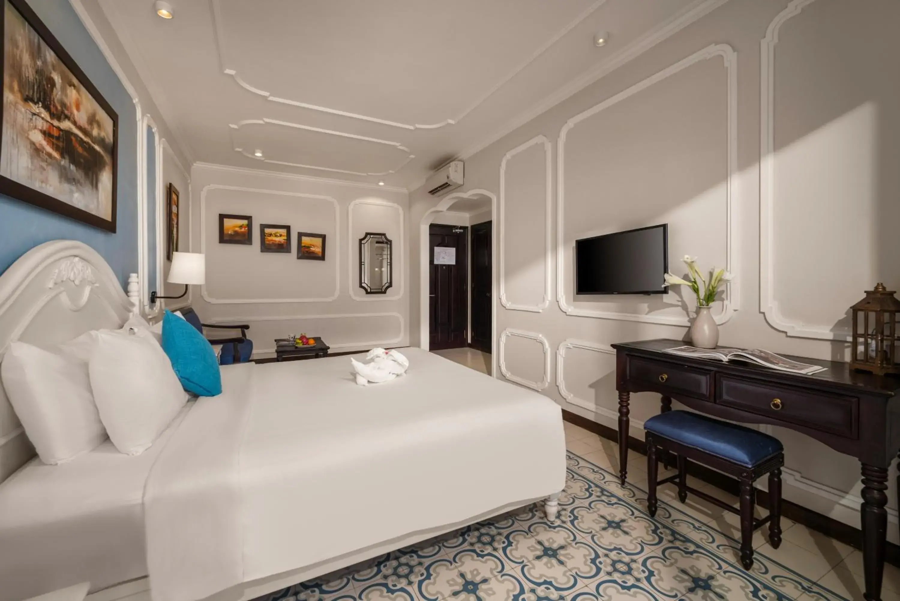 Communal lounge/ TV room, Bed in Hoi An Rosemary Boutique Hotel & Spa - A Peaceful Retreat Communal lounge/ TV room, Bed in Hoi An Rosemary Boutique Hotel & Spa - A Peaceful Retreat