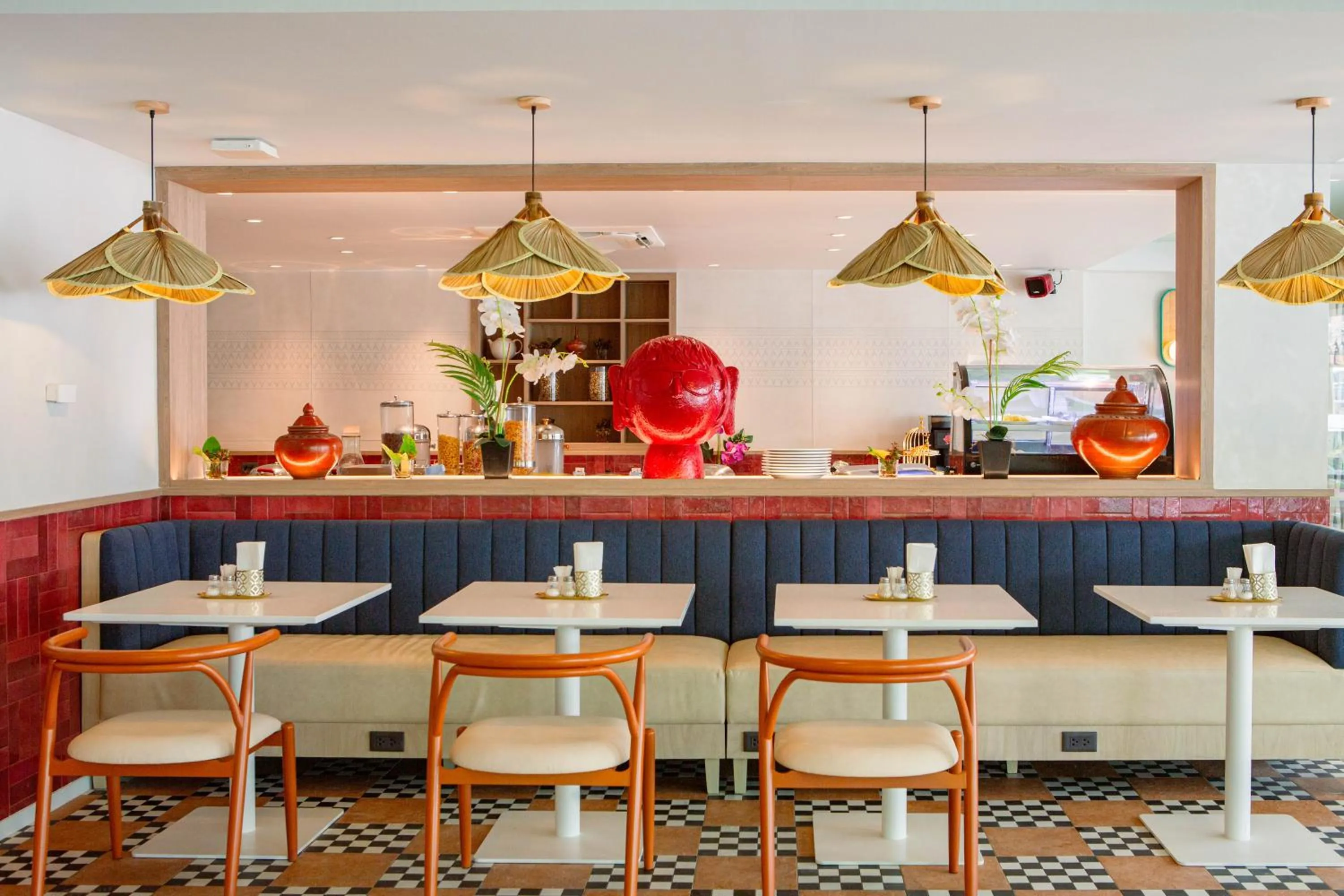 Restaurant/places to eat in The Lantern Resorts Patong