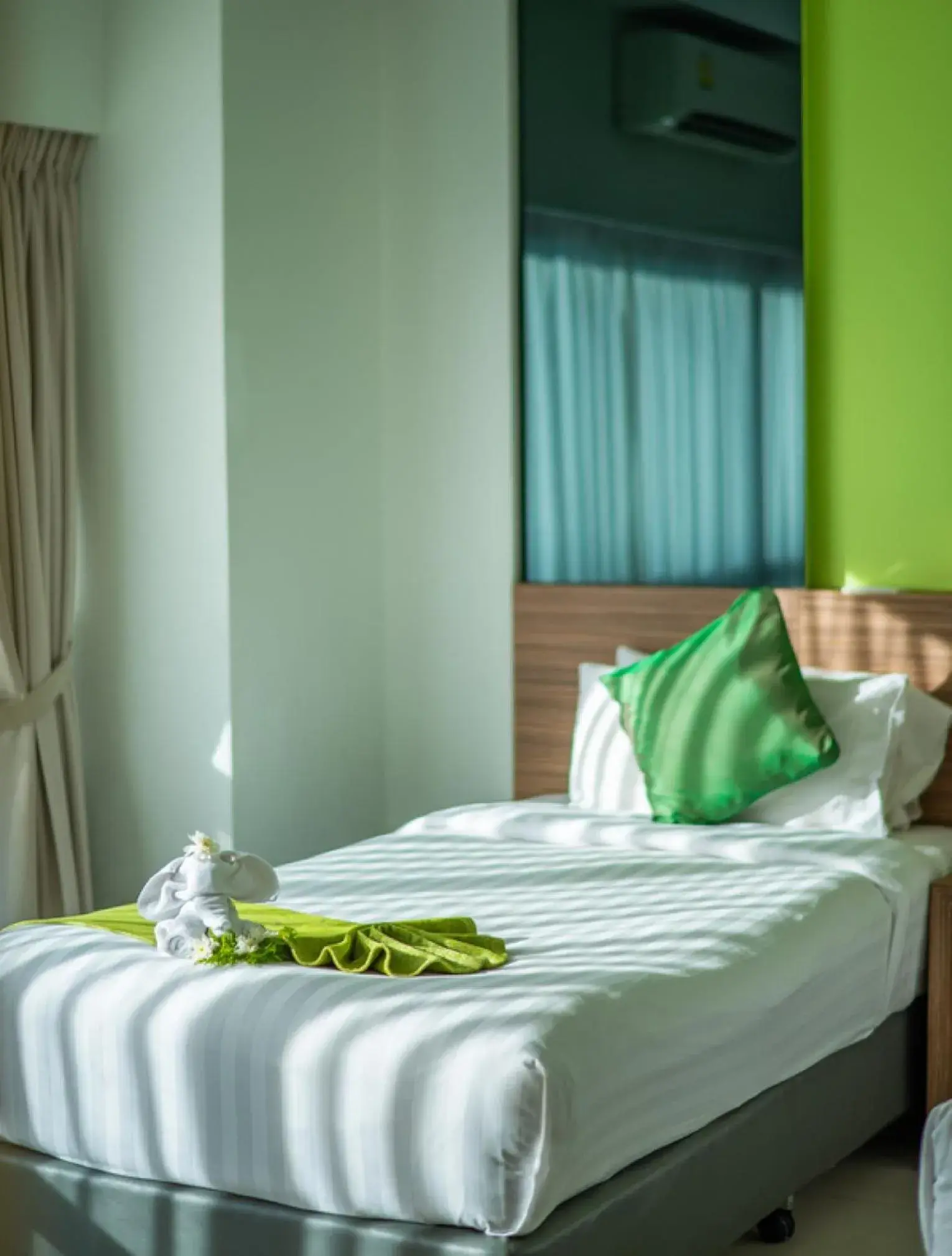 Bed in The Lantern Resorts Patong - SHA Extra Plus Bed in The Lantern Resorts Patong - SHA Extra Plus