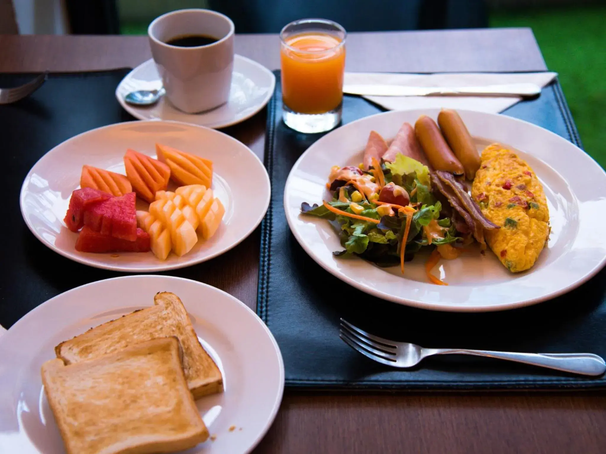 Food and drinks in The Lantern Resorts Patong - SHA Extra Plus Food and drinks in The Lantern Resorts Patong - SHA Extra Plus