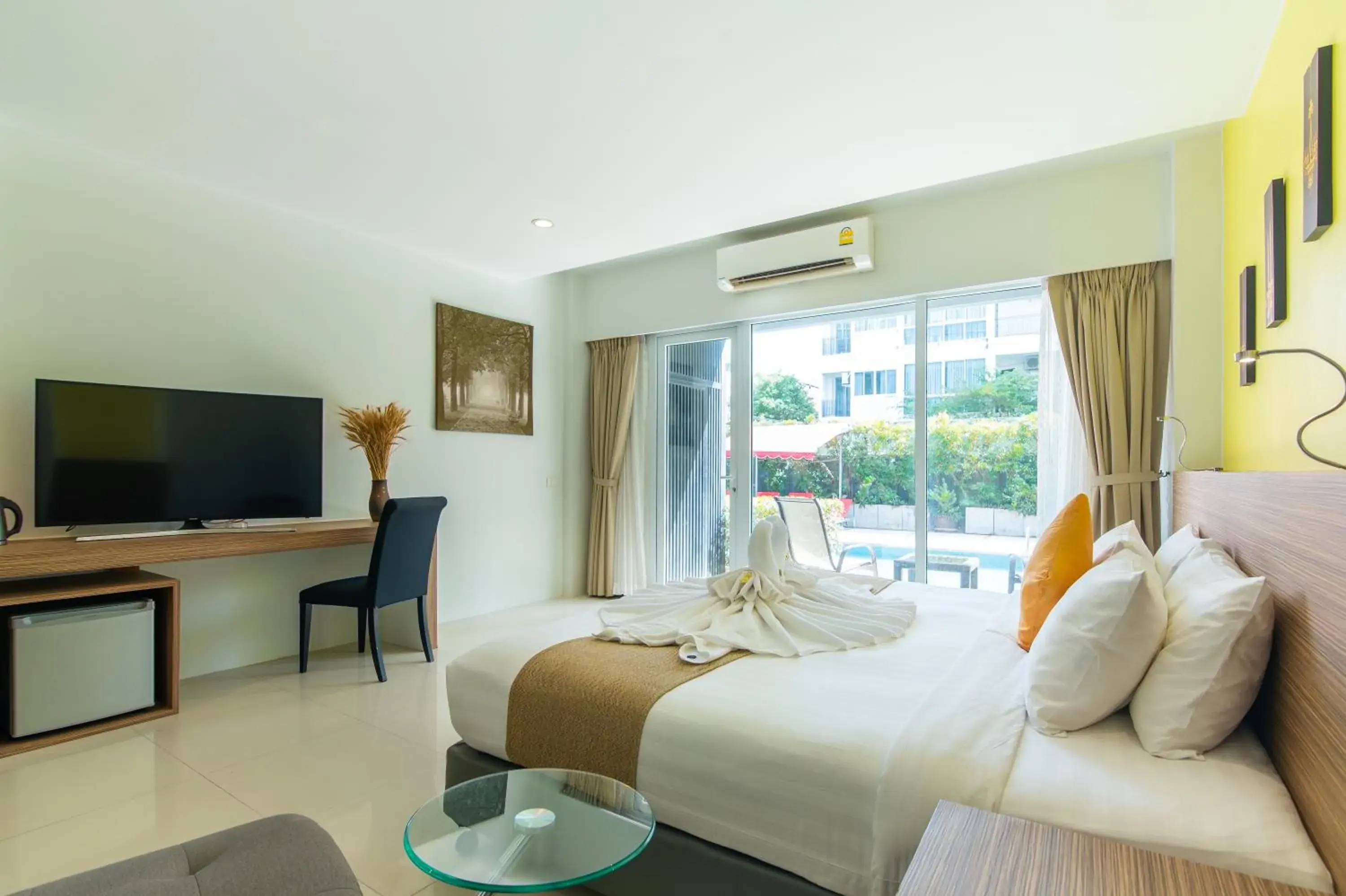 Bed in The Lantern Resorts Patong - SHA Extra Plus Bed in The Lantern Resorts Patong - SHA Extra Plus