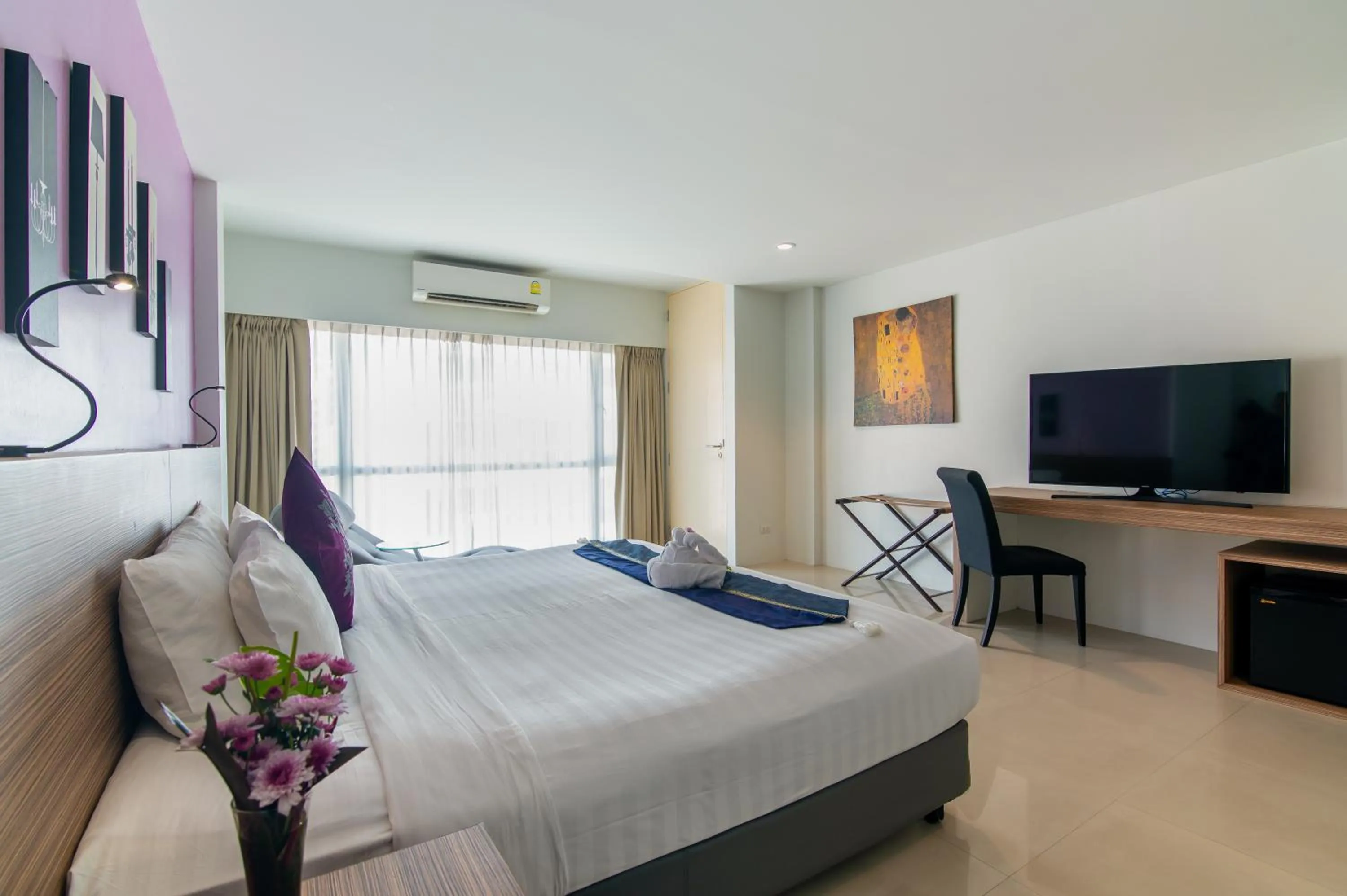 Bed in The Lantern Resorts Patong - SHA Extra Plus