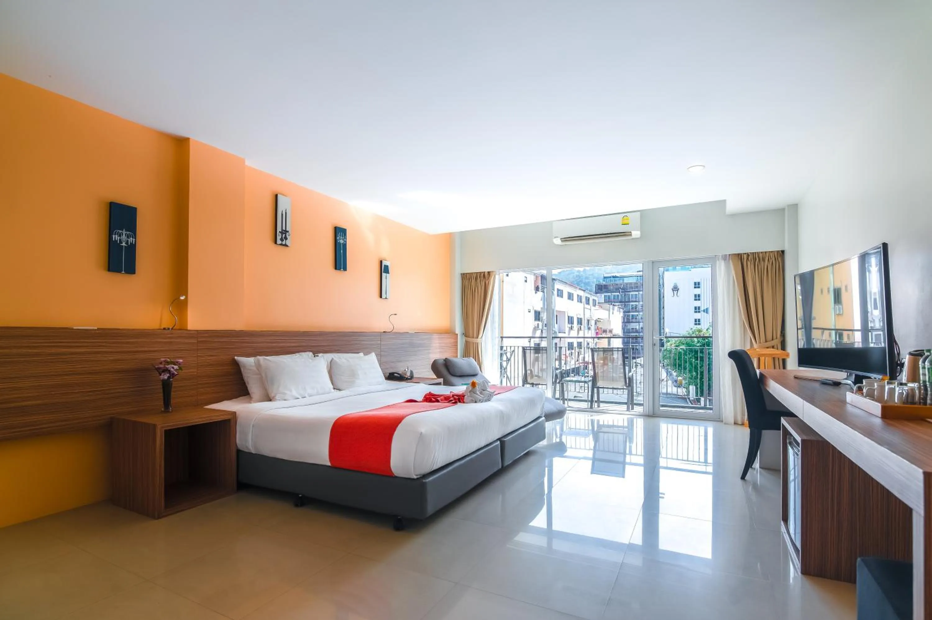 Bed in The Lantern Resorts Patong - SHA Extra Plus