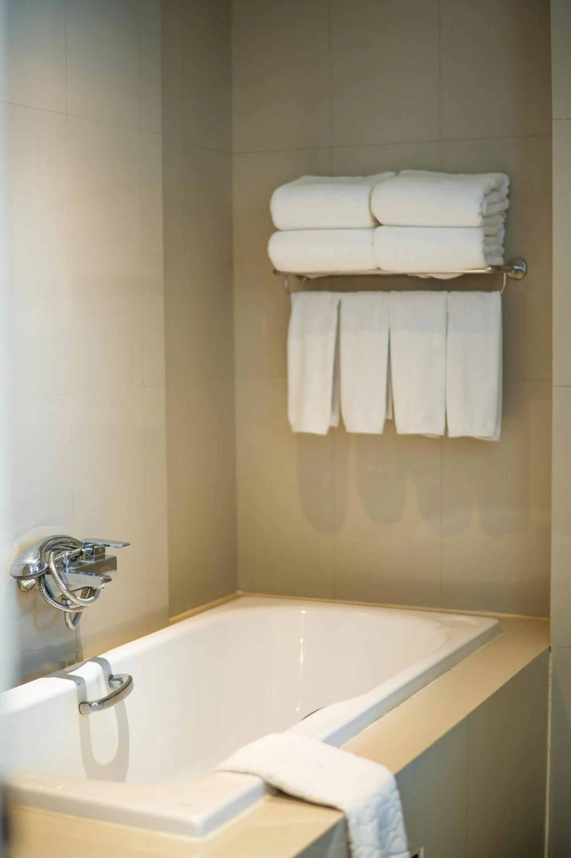 Bath in The Lantern Resorts Patong - SHA Extra Plus