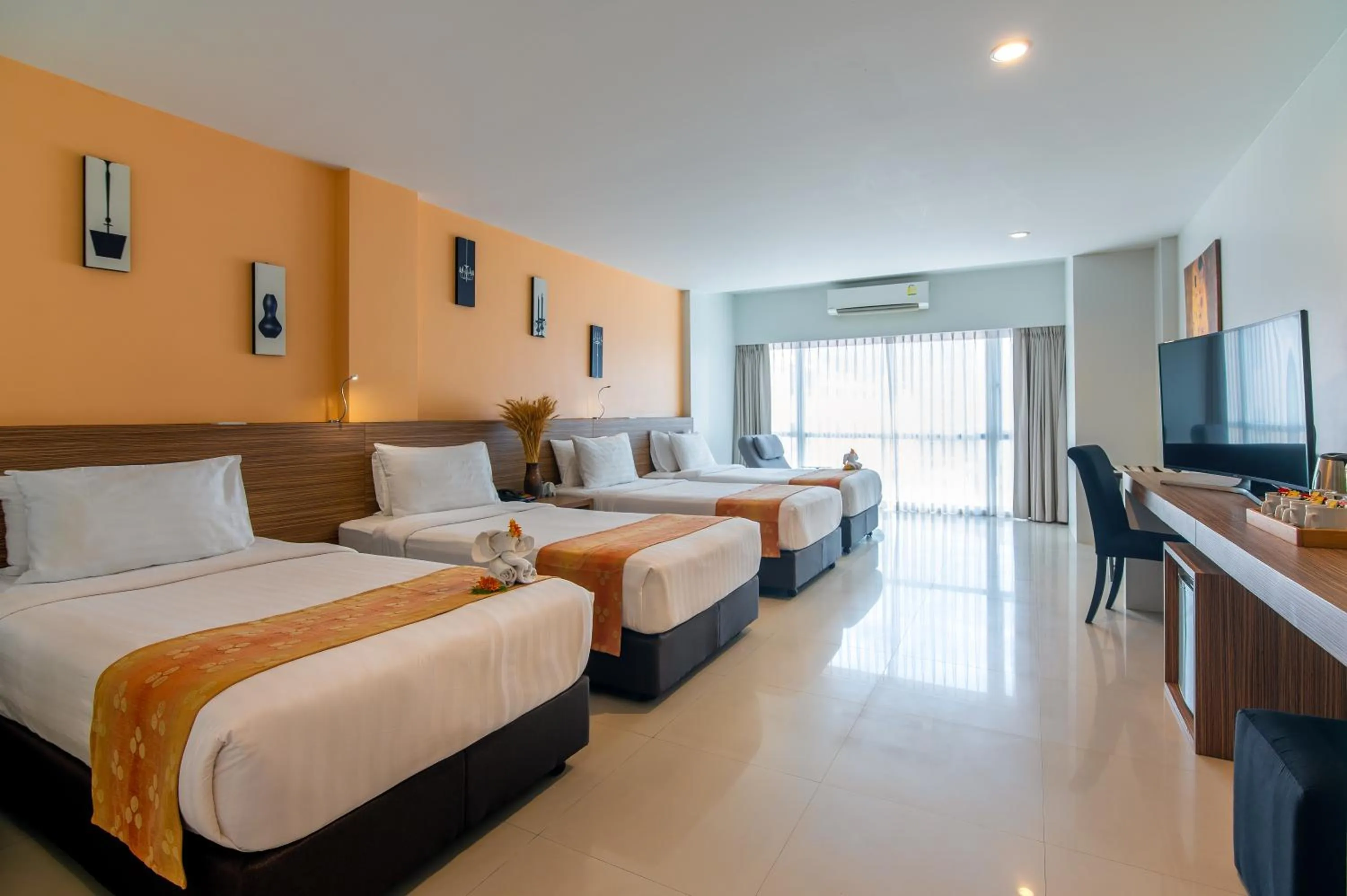 Bed in The Lantern Resorts Patong - SHA Extra Plus