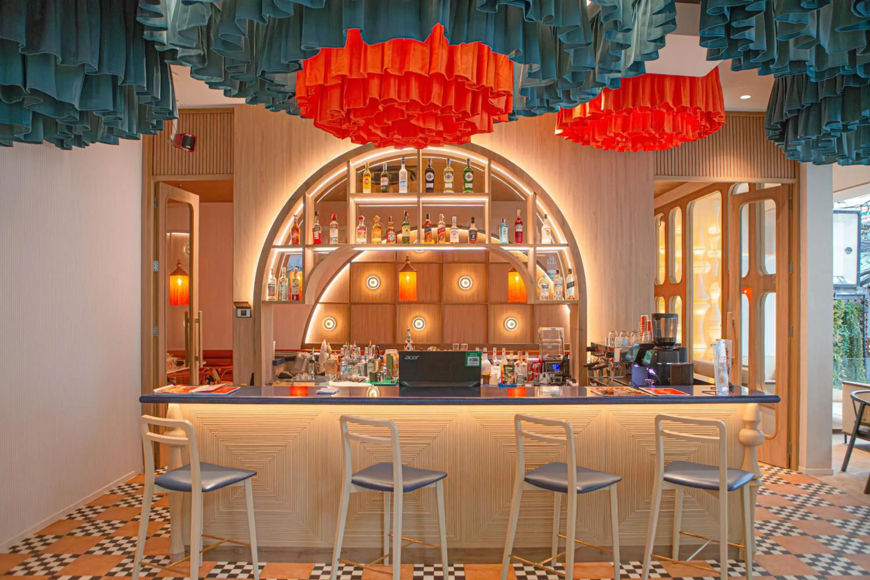 Restaurant/places to eat in The Lantern Resorts Patong Restaurant/places to eat in The Lantern Resorts Patong