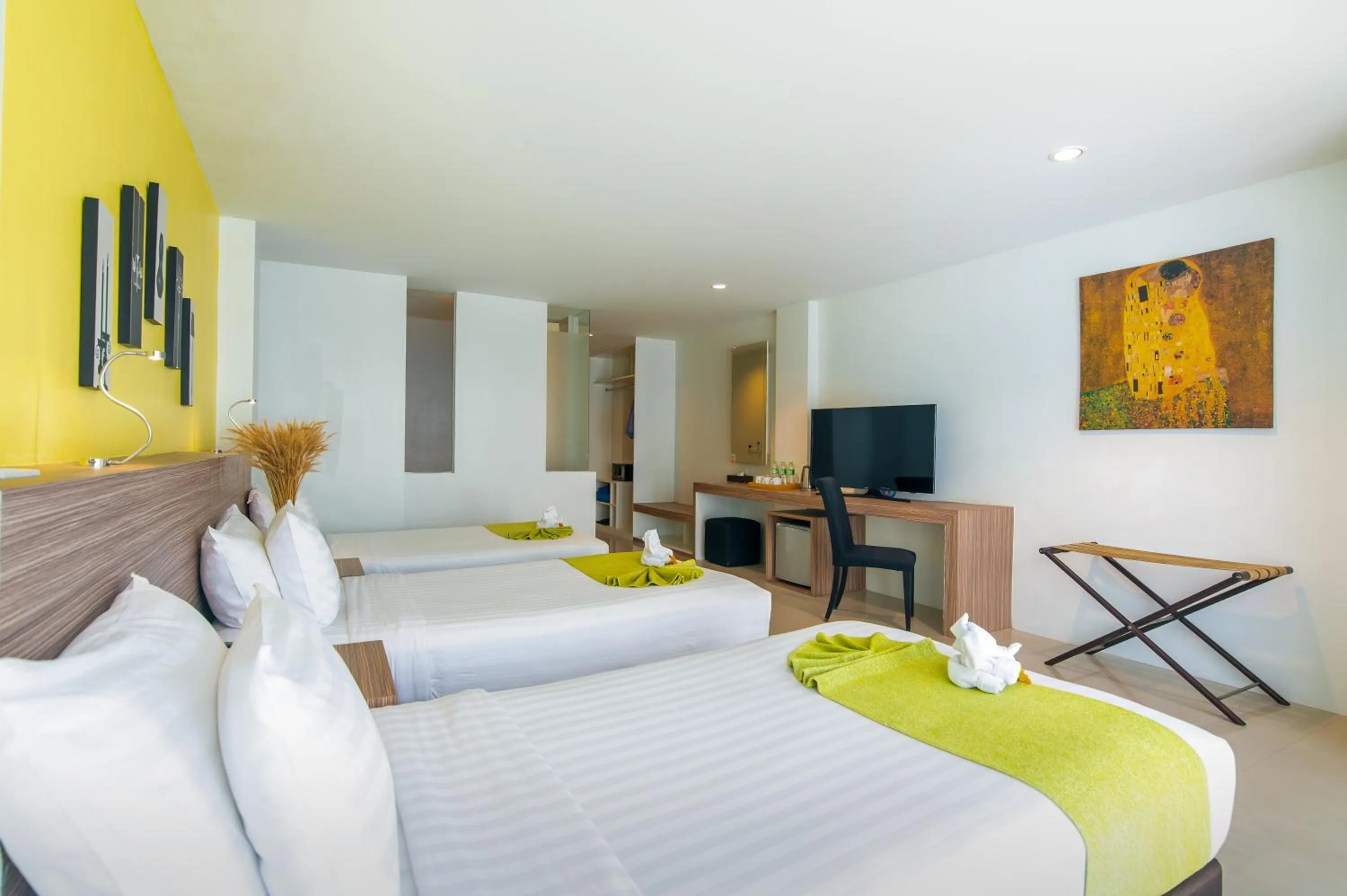 Bed in The Lantern Resorts Patong - SHA Extra Plus