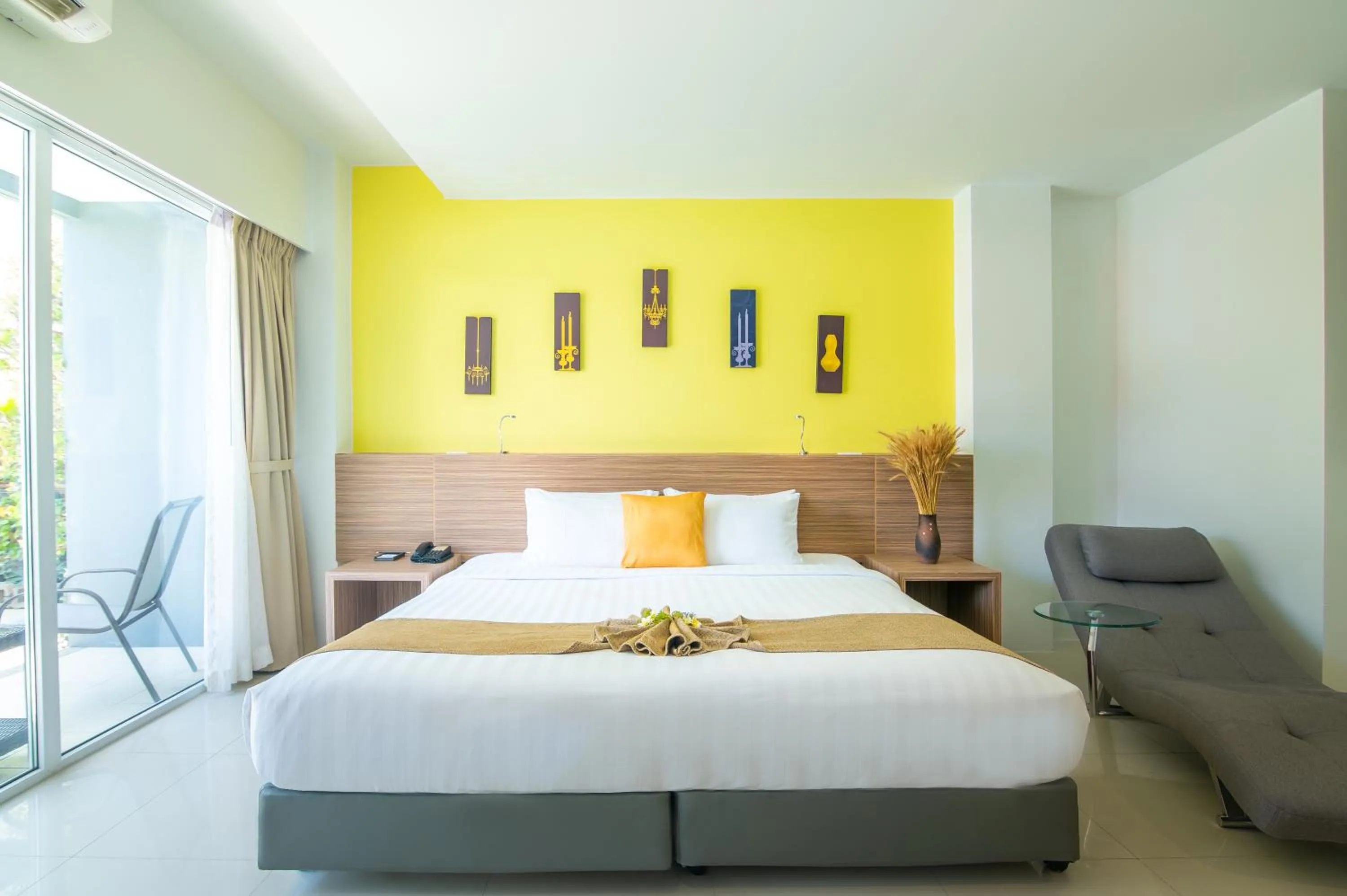 Bed in The Lantern Resorts Patong - SHA Extra Plus