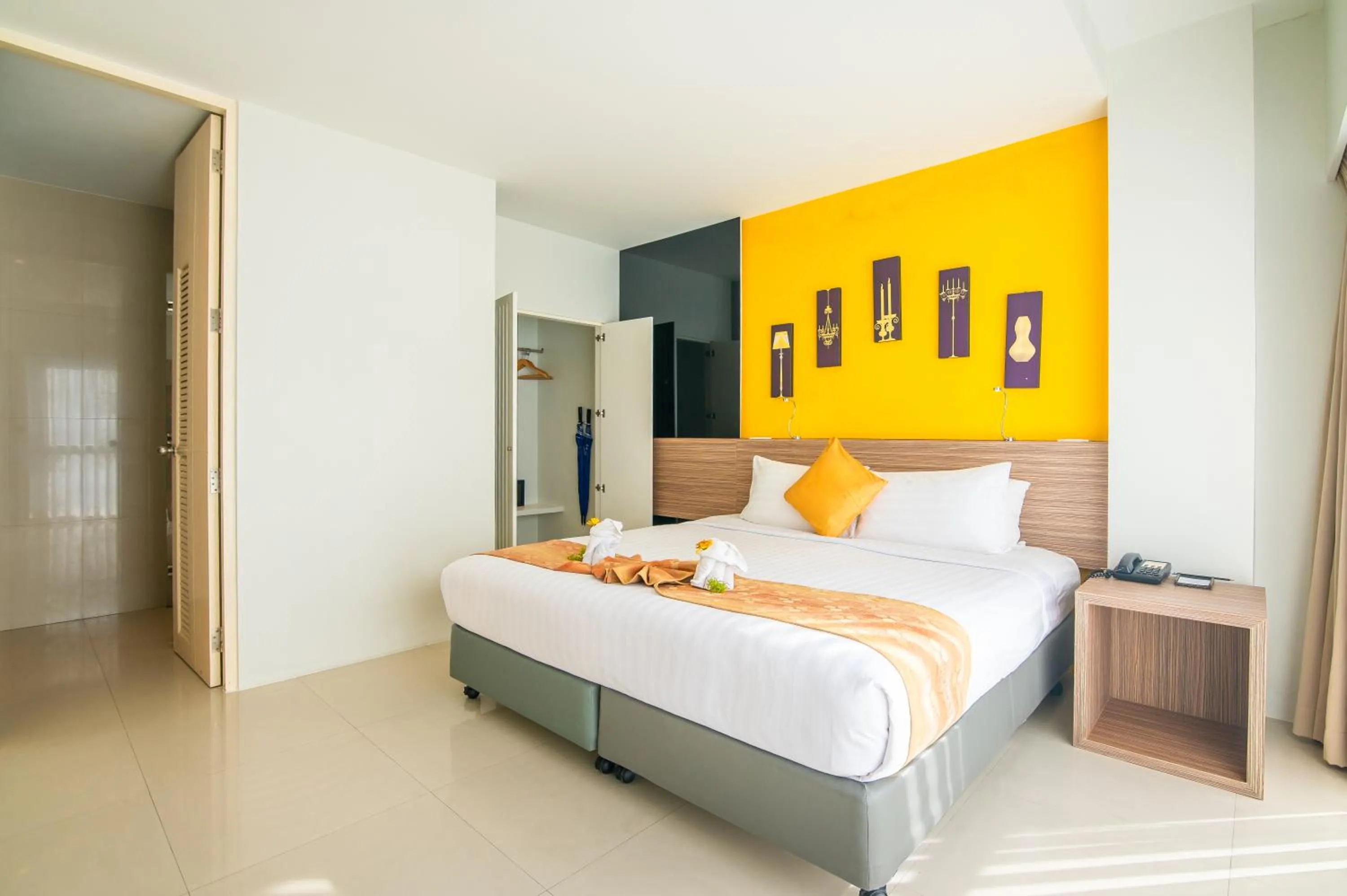 Bed in The Lantern Resorts Patong - SHA Extra Plus