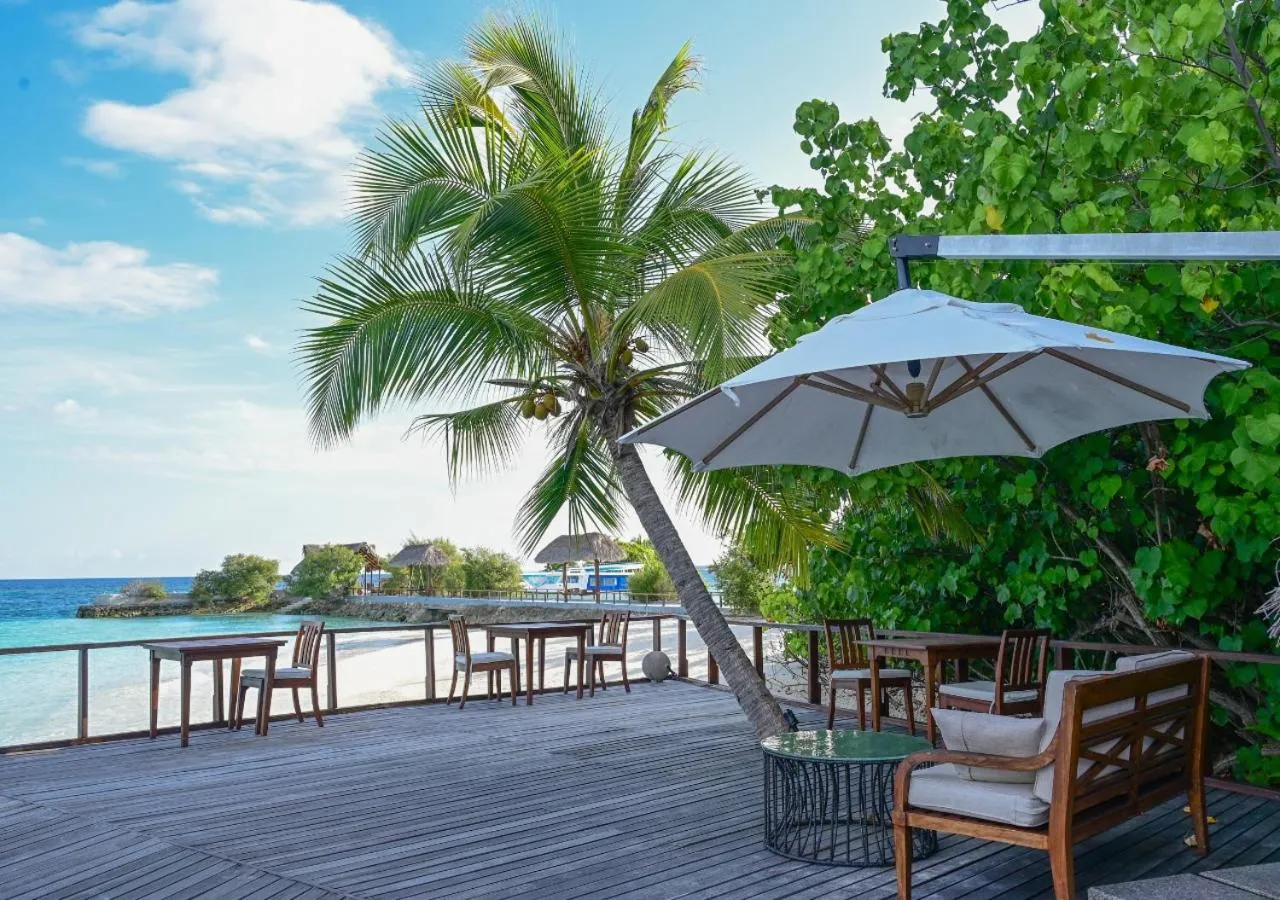 Lounge or bar in Makunudu Island- An Intimate Hideaway