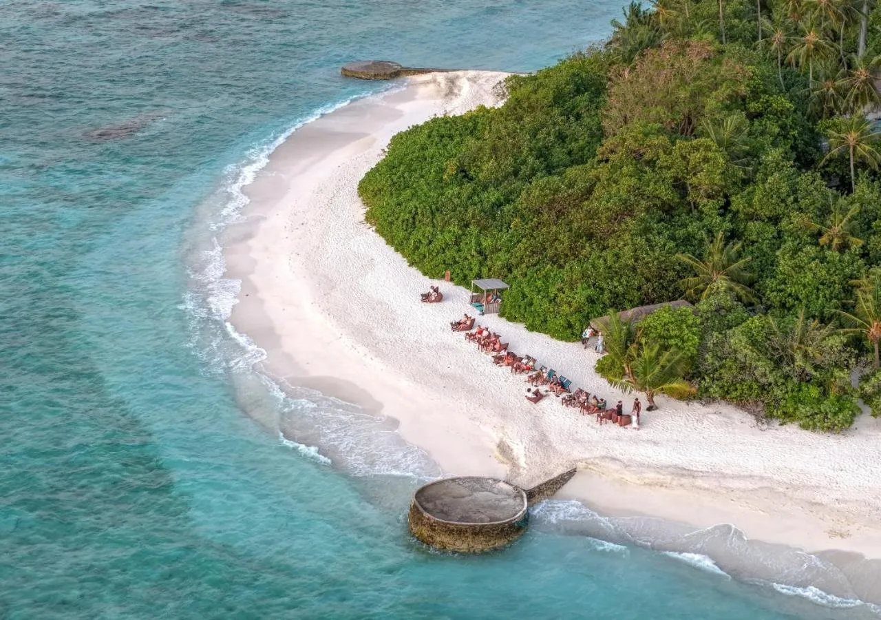 Natural landscape in Makunudu Island- An Intimate Hideaway