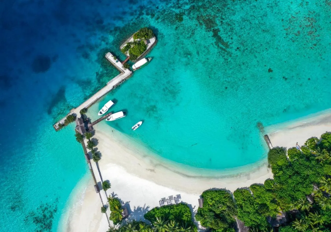 Natural landscape in Makunudu Island- An Intimate Hideaway
