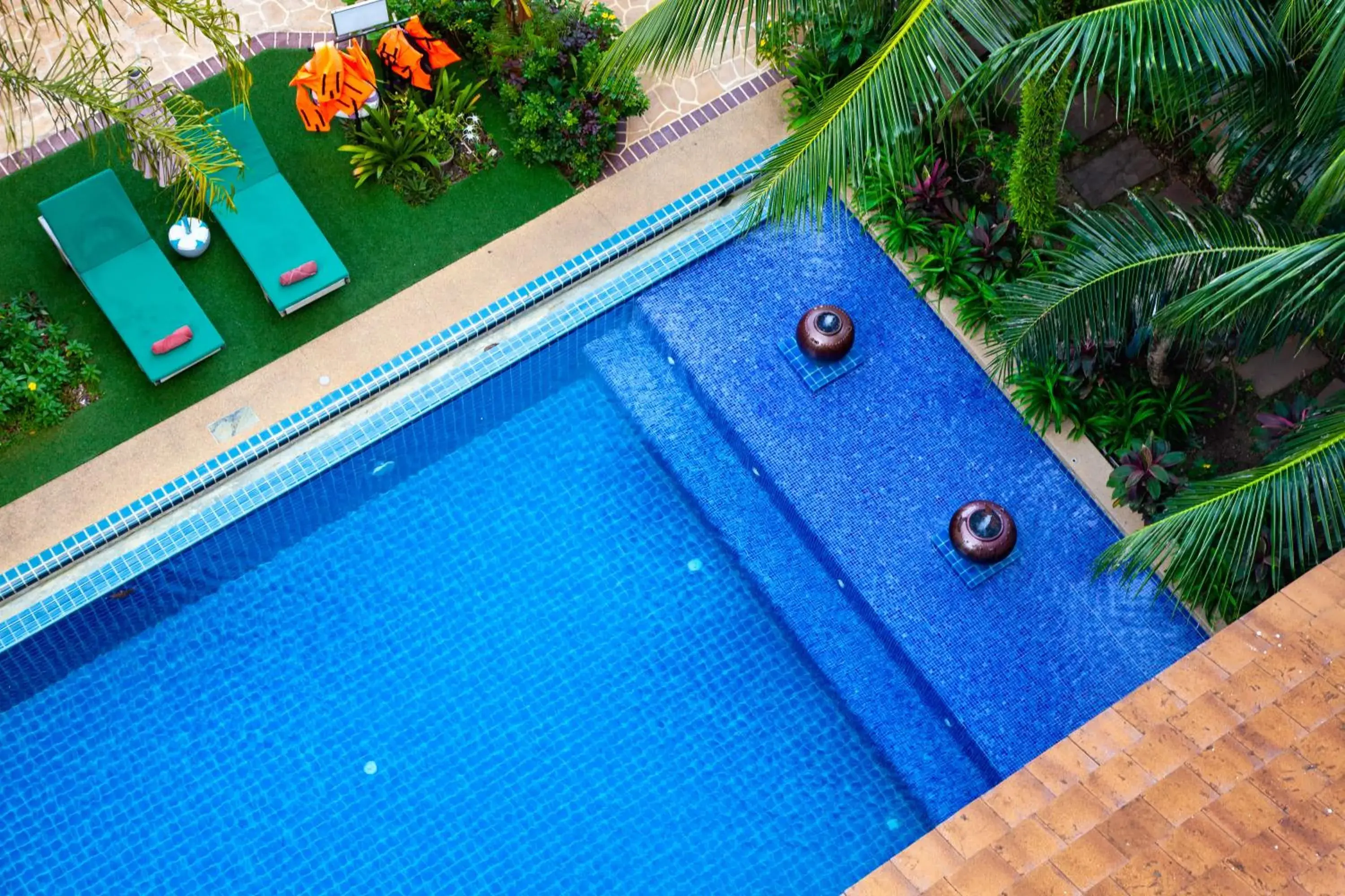 Pool view in Thanthip Beach Resort Patong Pool view in Thanthip Beach Resort Patong