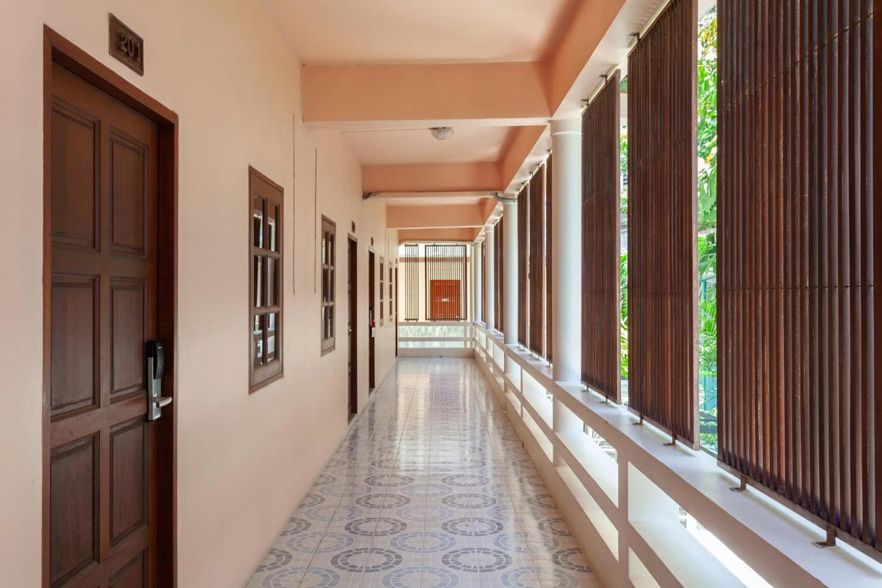 Property building in Thanthip Beach Resort Patong