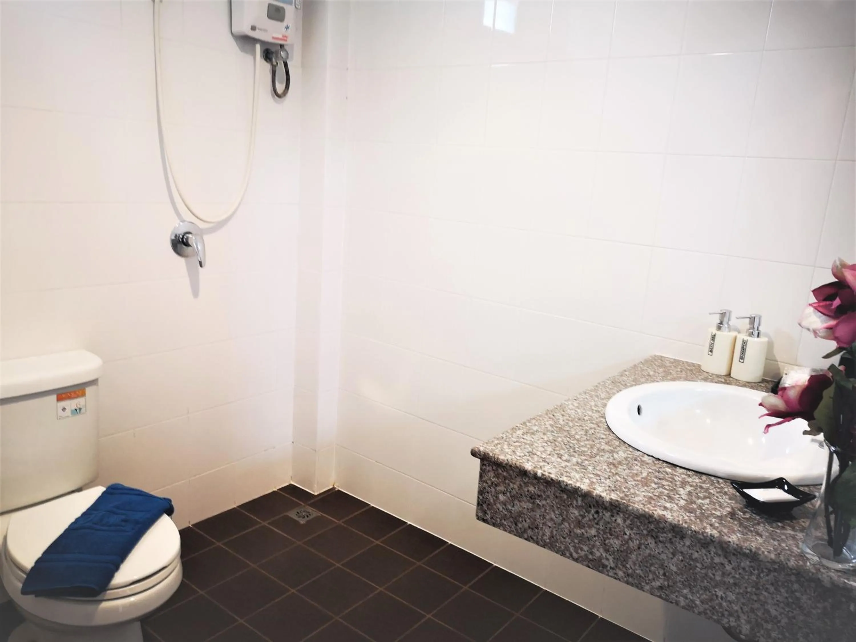 Bathroom in Seven Seas Hotel Patong Beach