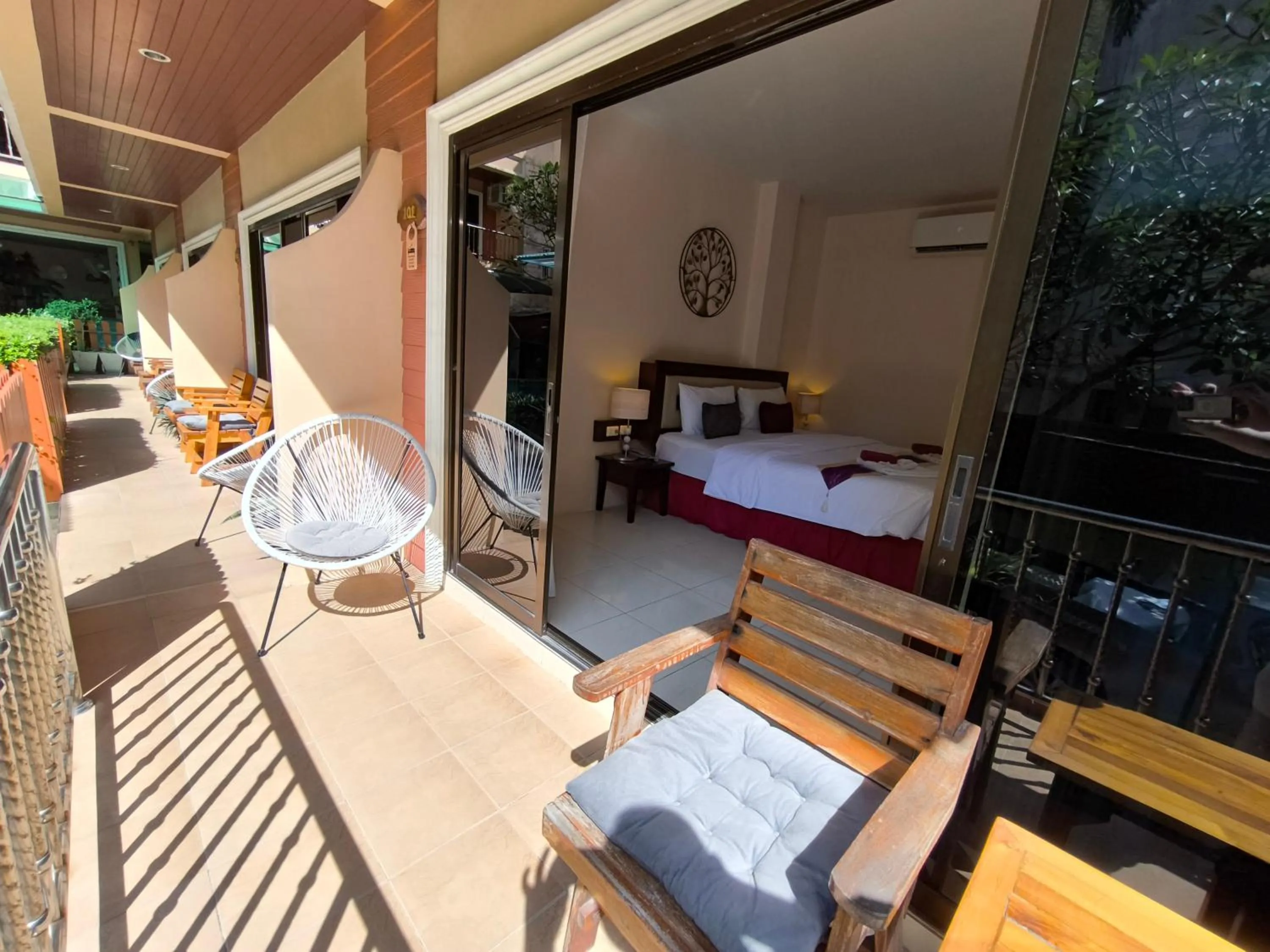 Balcony/Terrace in Seven Seas Hotel Patong Beach