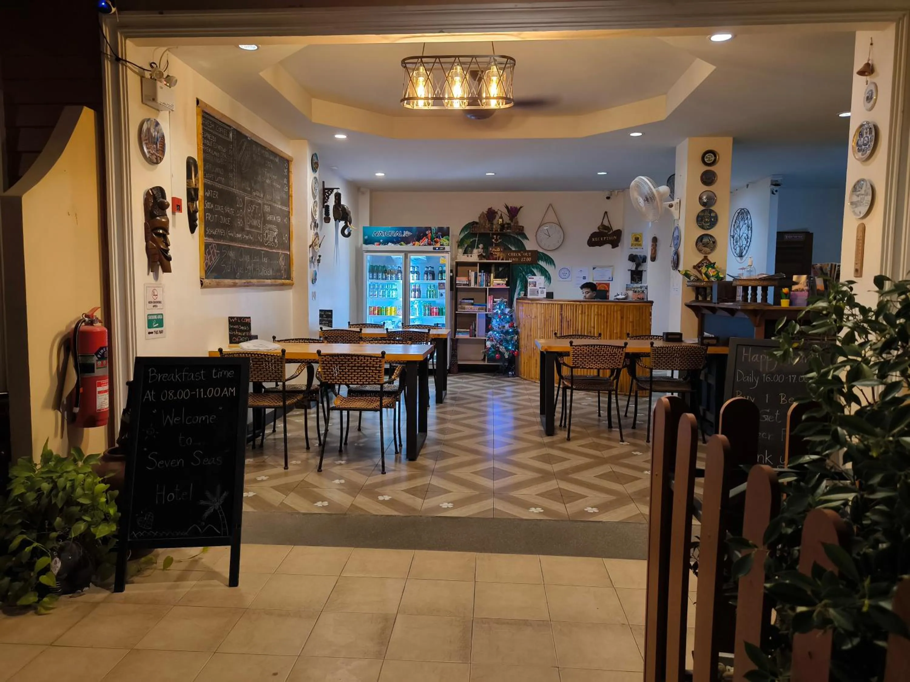 Restaurant/places to eat in Seven Seas Hotel Patong Beach