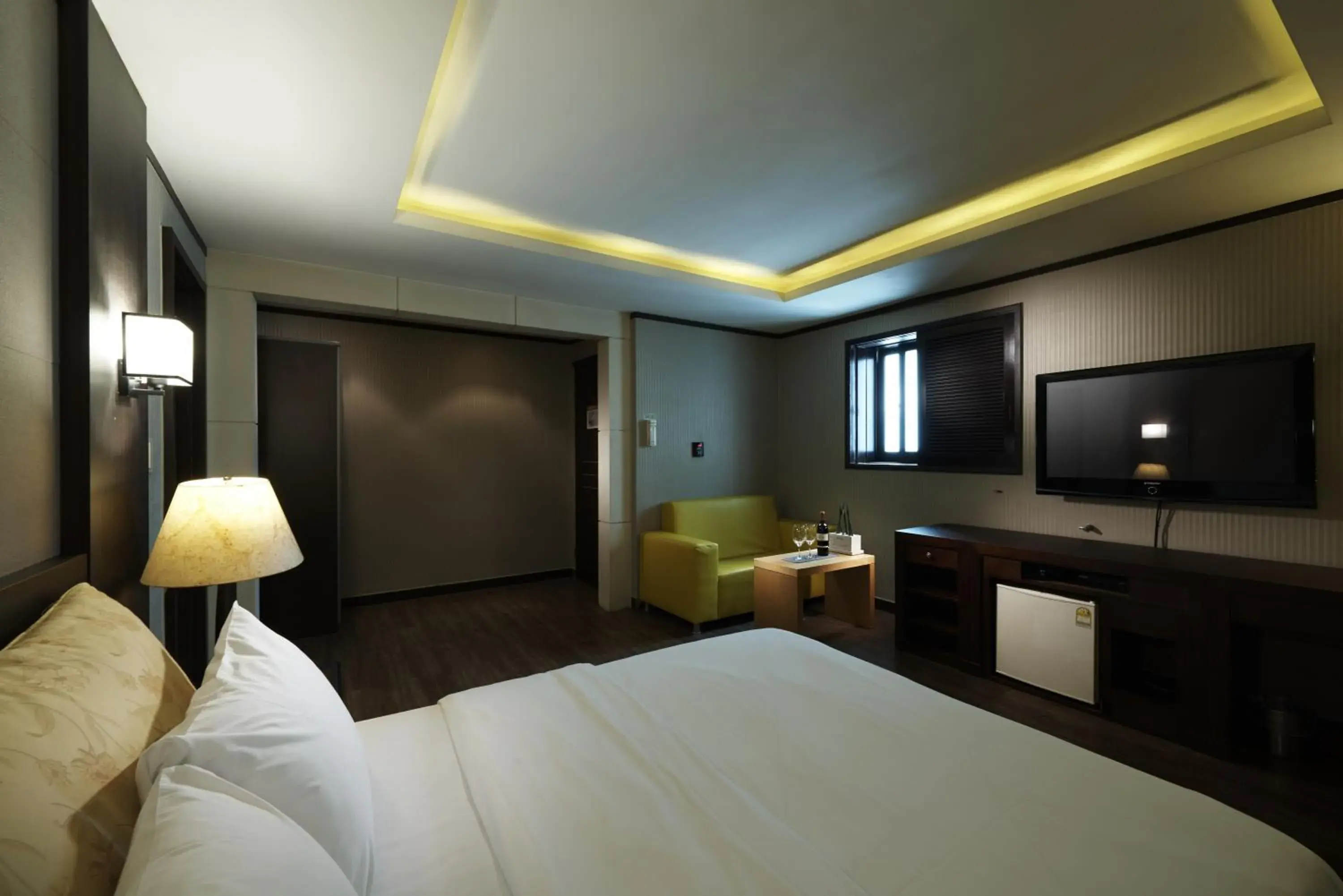 Day, Bed in Hotel Noblesse, Yeoksam Day, Bed in Hotel Noblesse, Yeoksam