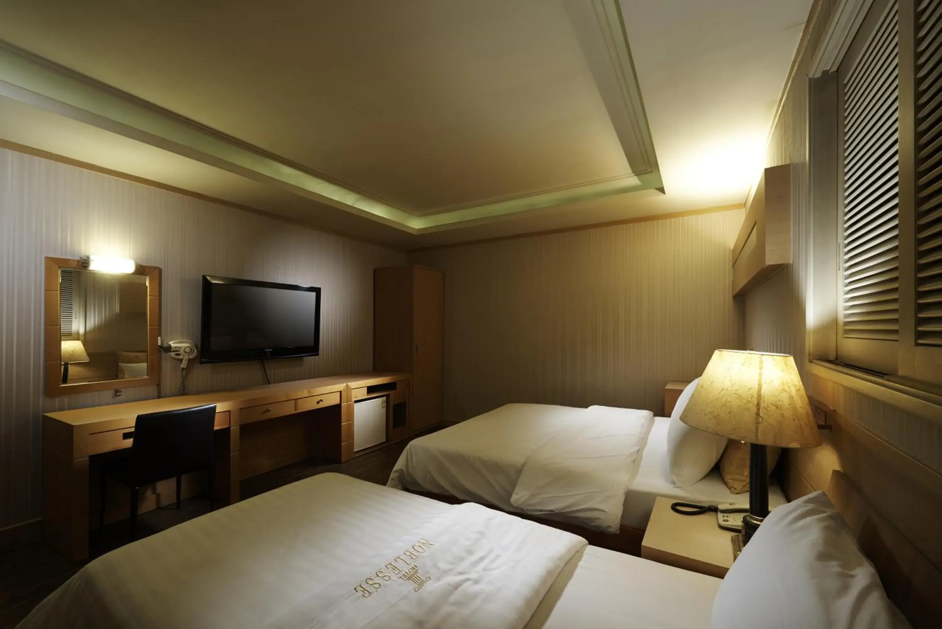 Photo of the whole room, Bed in Hotel Noblesse, Yeoksam Photo of the whole room, Bed in Hotel Noblesse, Yeoksam