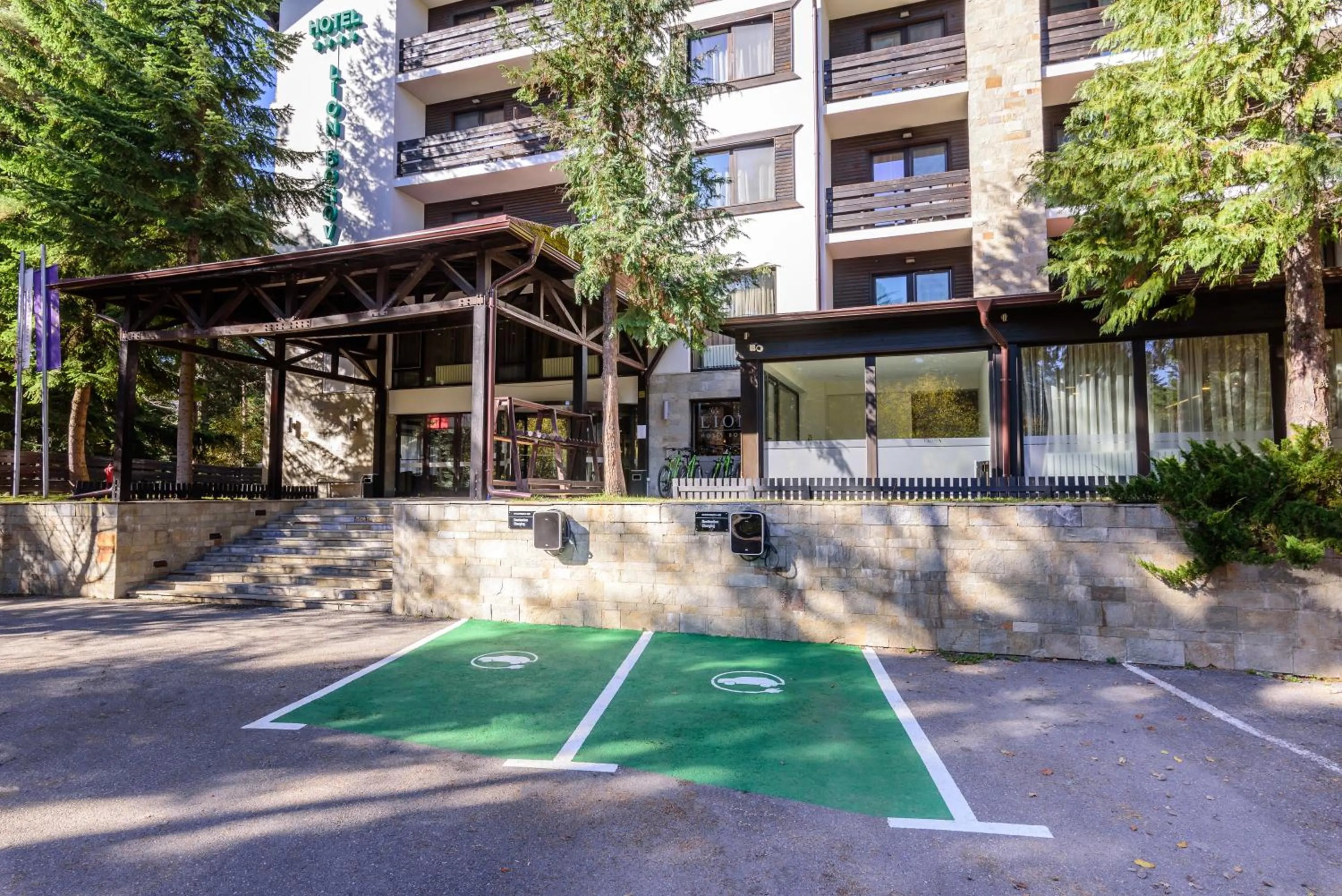 Facade/entrance in Lion Hotel Borovets