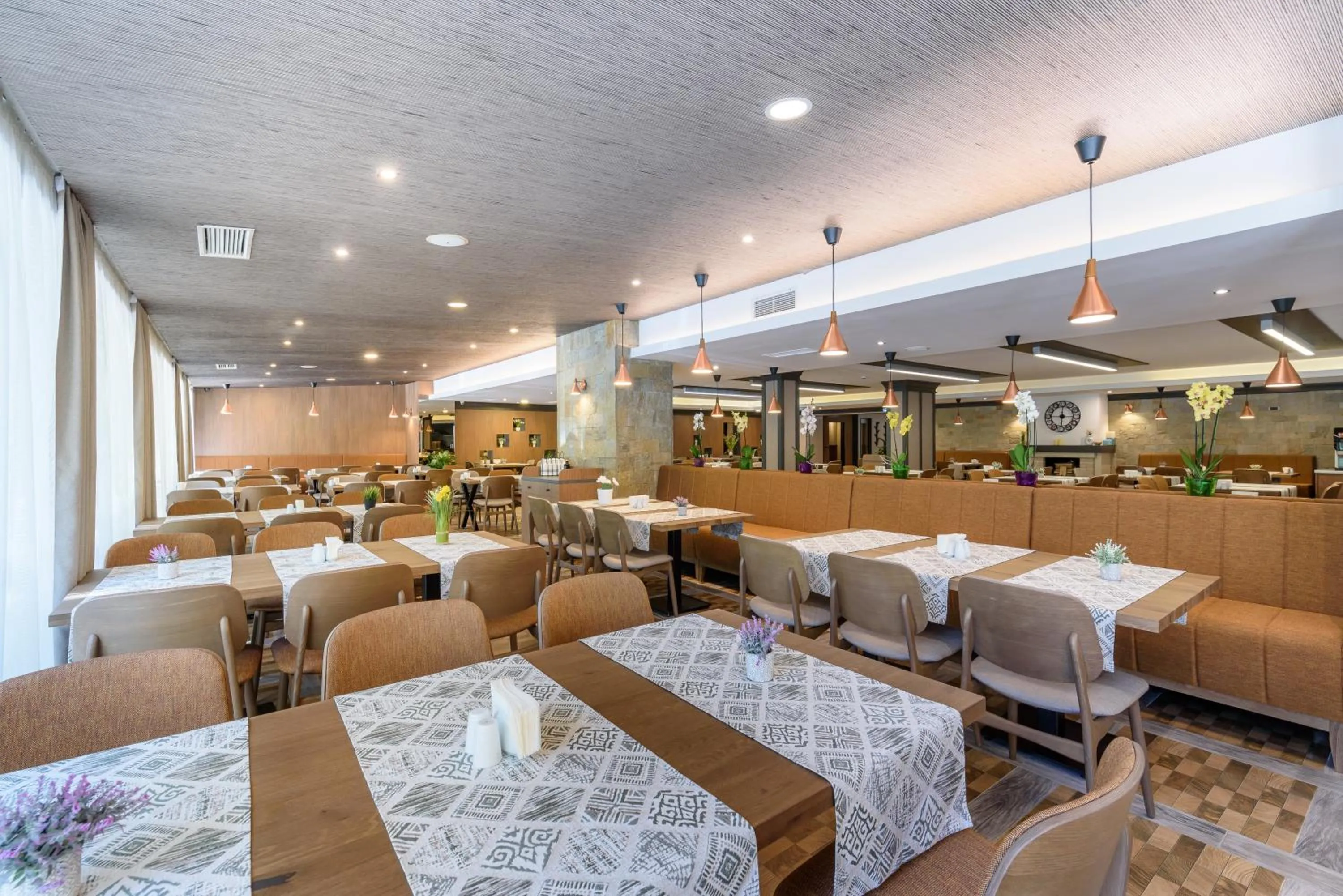 Restaurant/places to eat in Lion Hotel Borovets