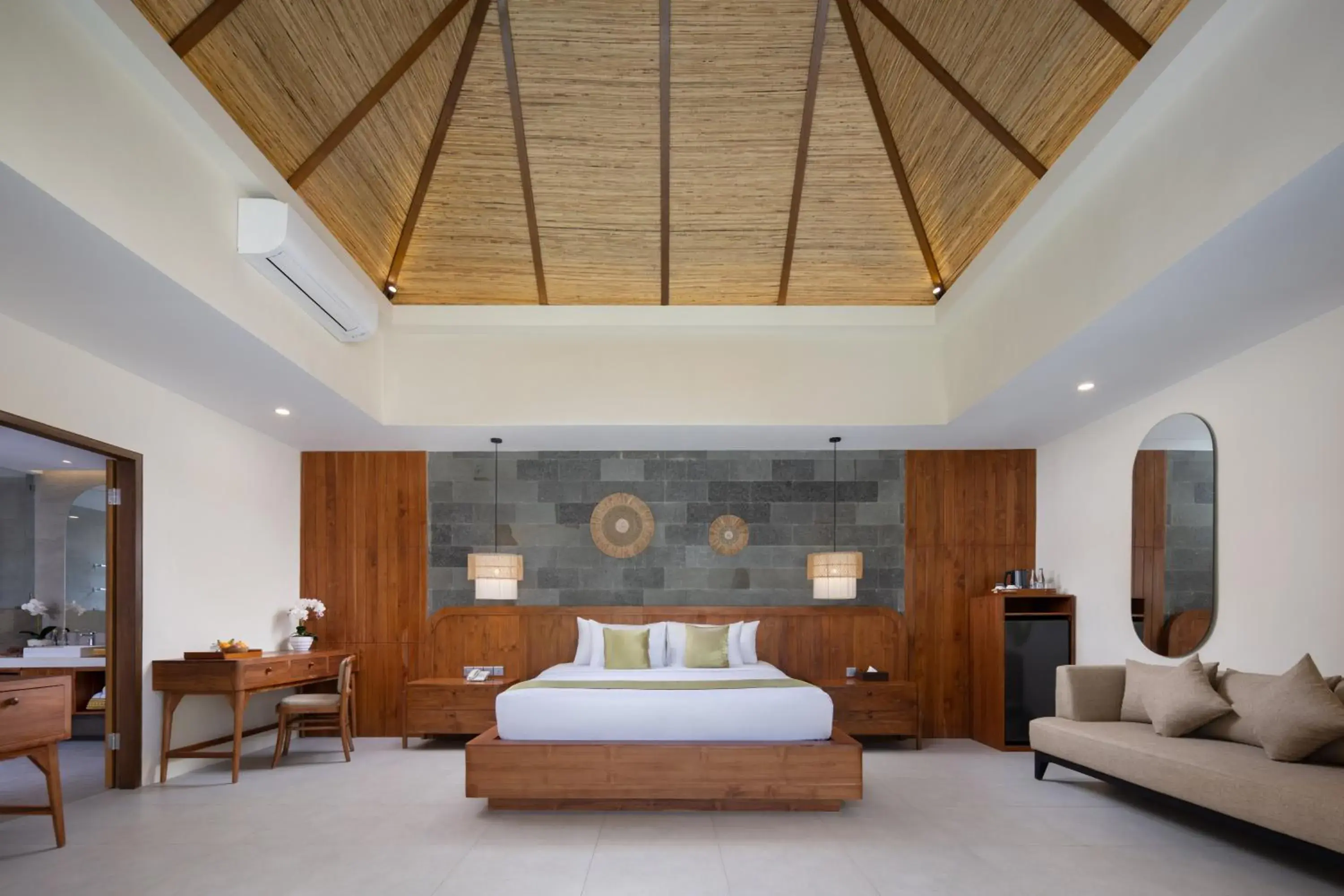 Property building, Bed in Tonys Villas & Resort Seminyak - Bali Property building, Bed in Tonys Villas & Resort Seminyak - Bali