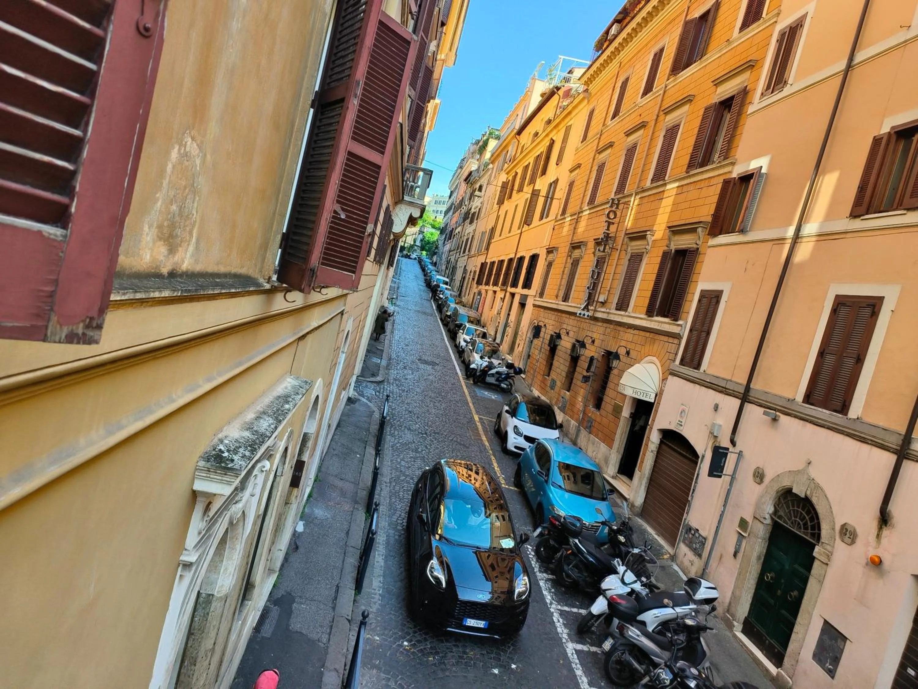 Street view in Trevi Contemporary Suite