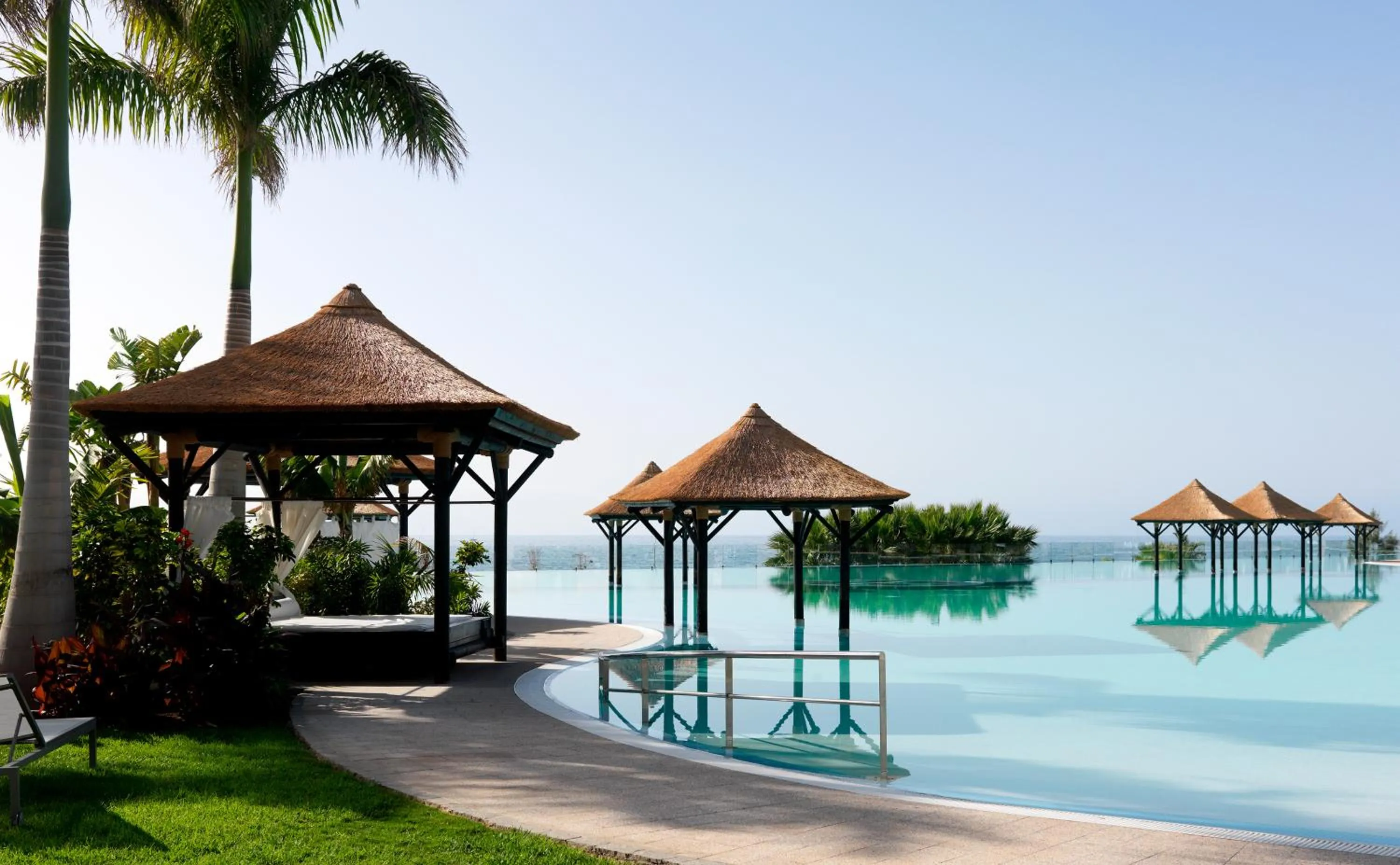 Swimming pool in Red Level at Gran Melia Palacio de Isora - Adults Only