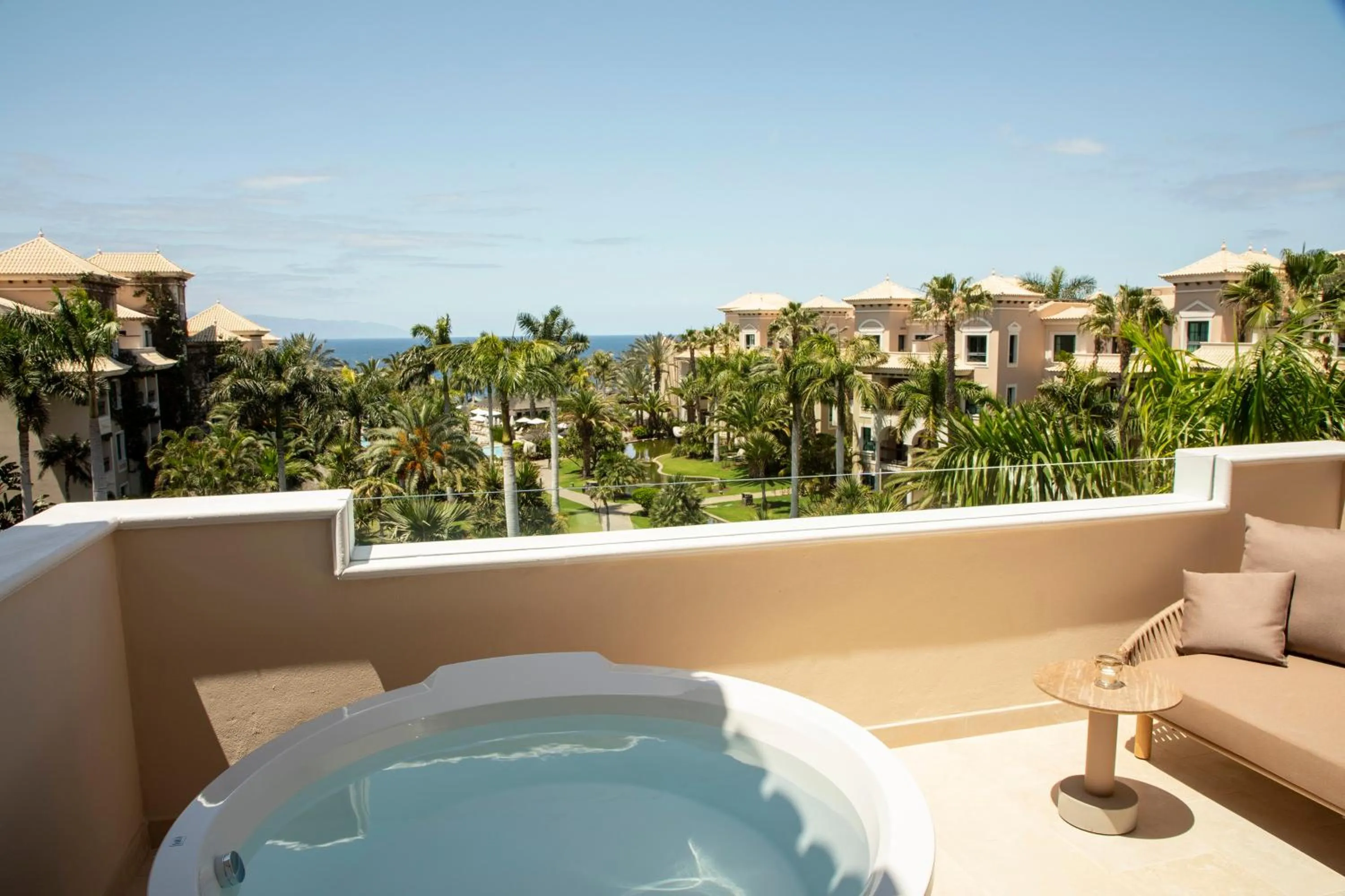 Hot Tub in Red Level at Gran Melia Palacio de Isora - Adults Only