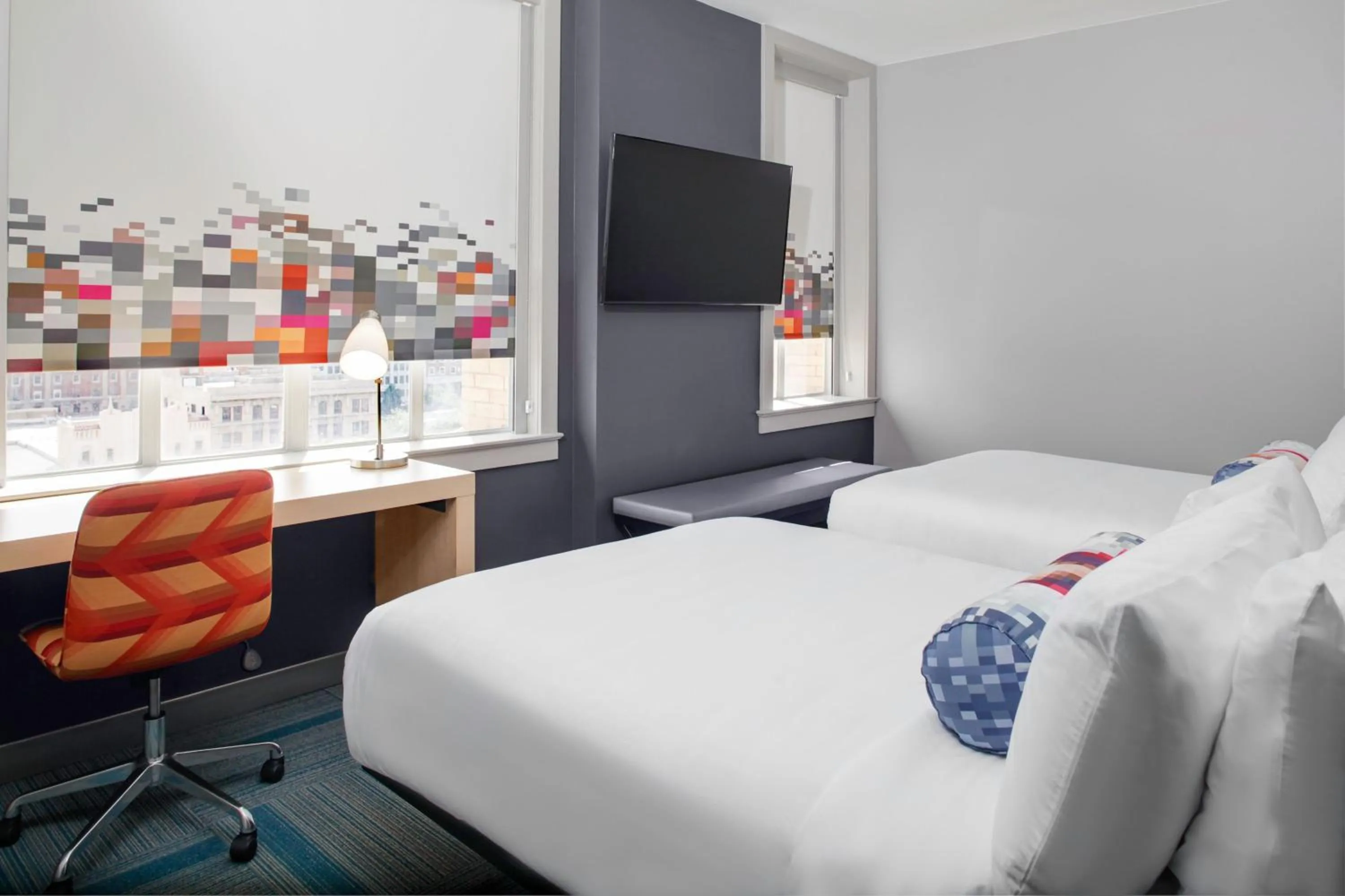 Photo of the whole room, Bed in Aloft El Paso Downtown