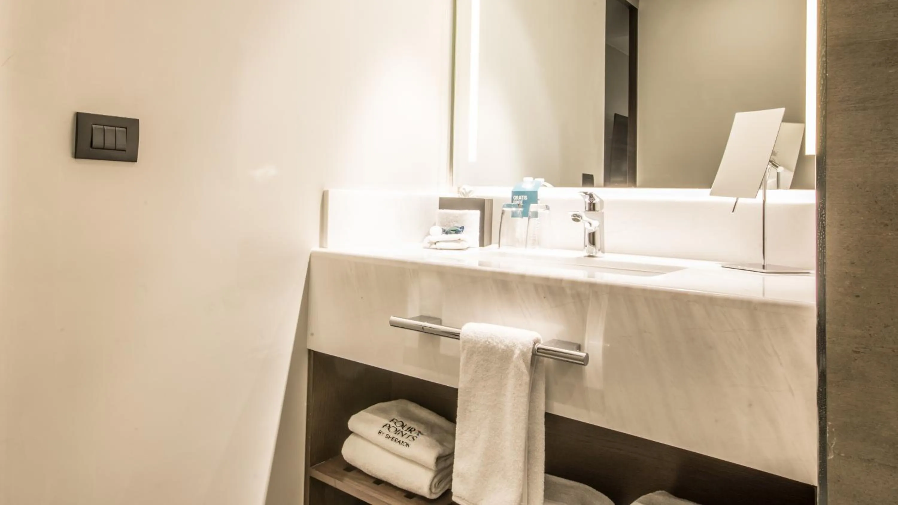 Photo of the whole room in Four Points by Sheraton Puebla