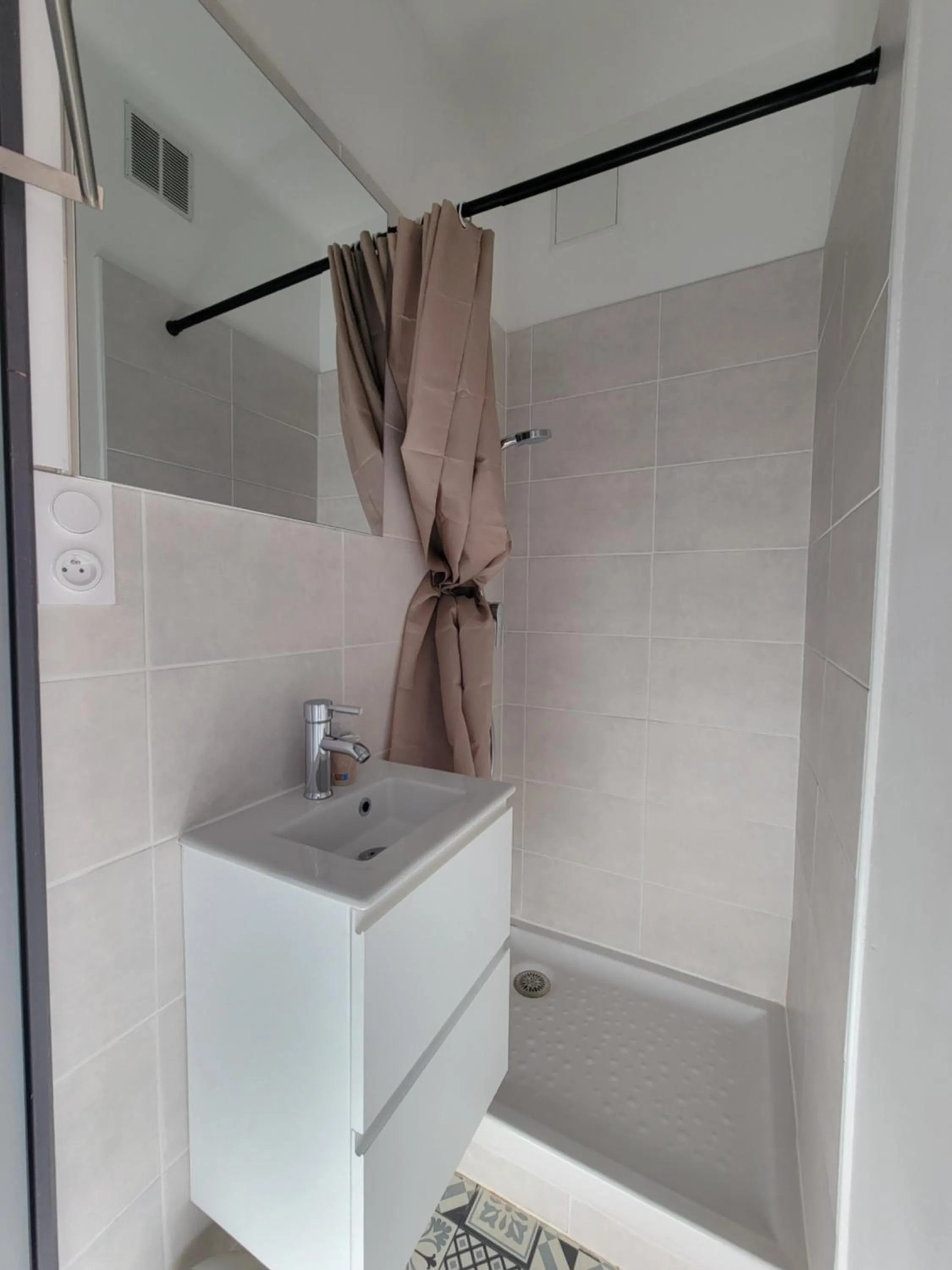 Double Room in Hôtel l'Etoile