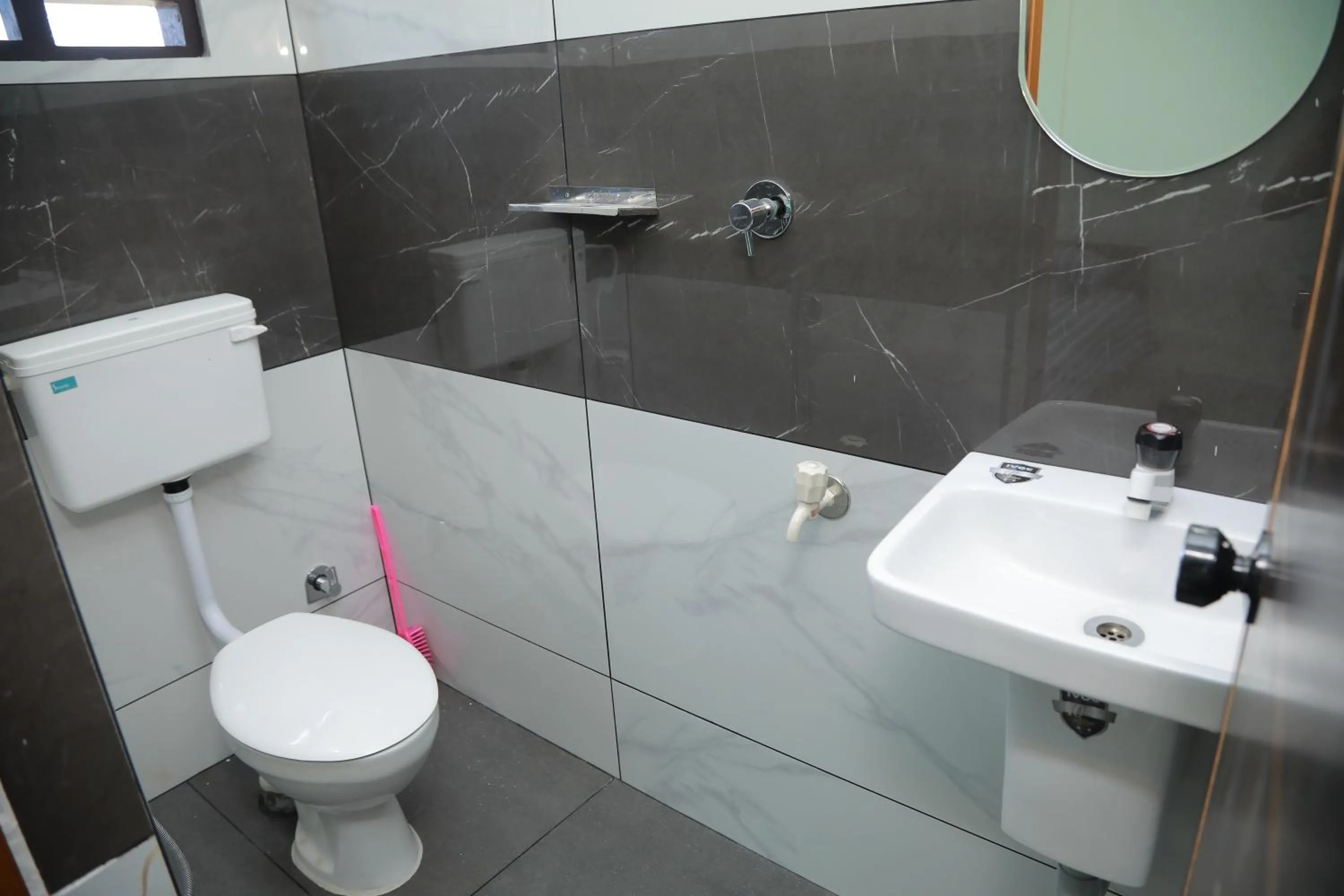 Single Room in Thekkumpuram Tourist Home