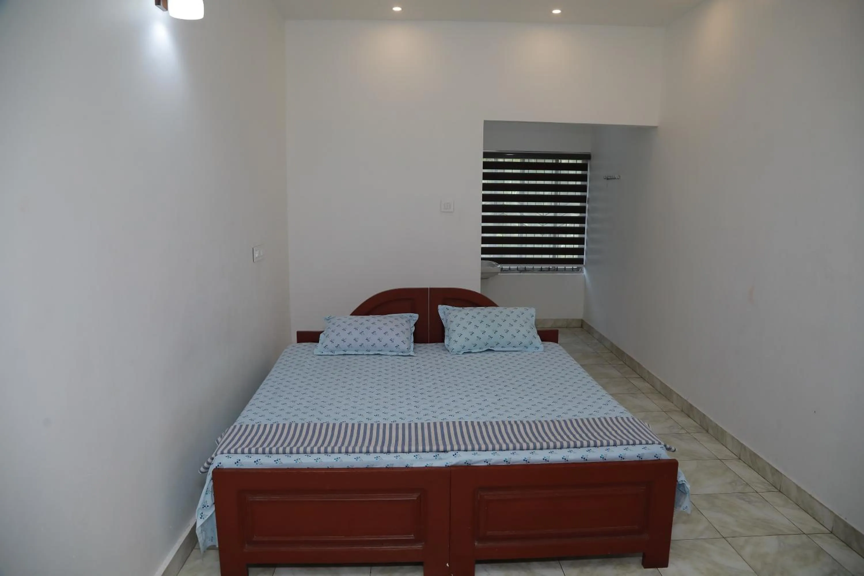 Thekkumpuram Tourist Home