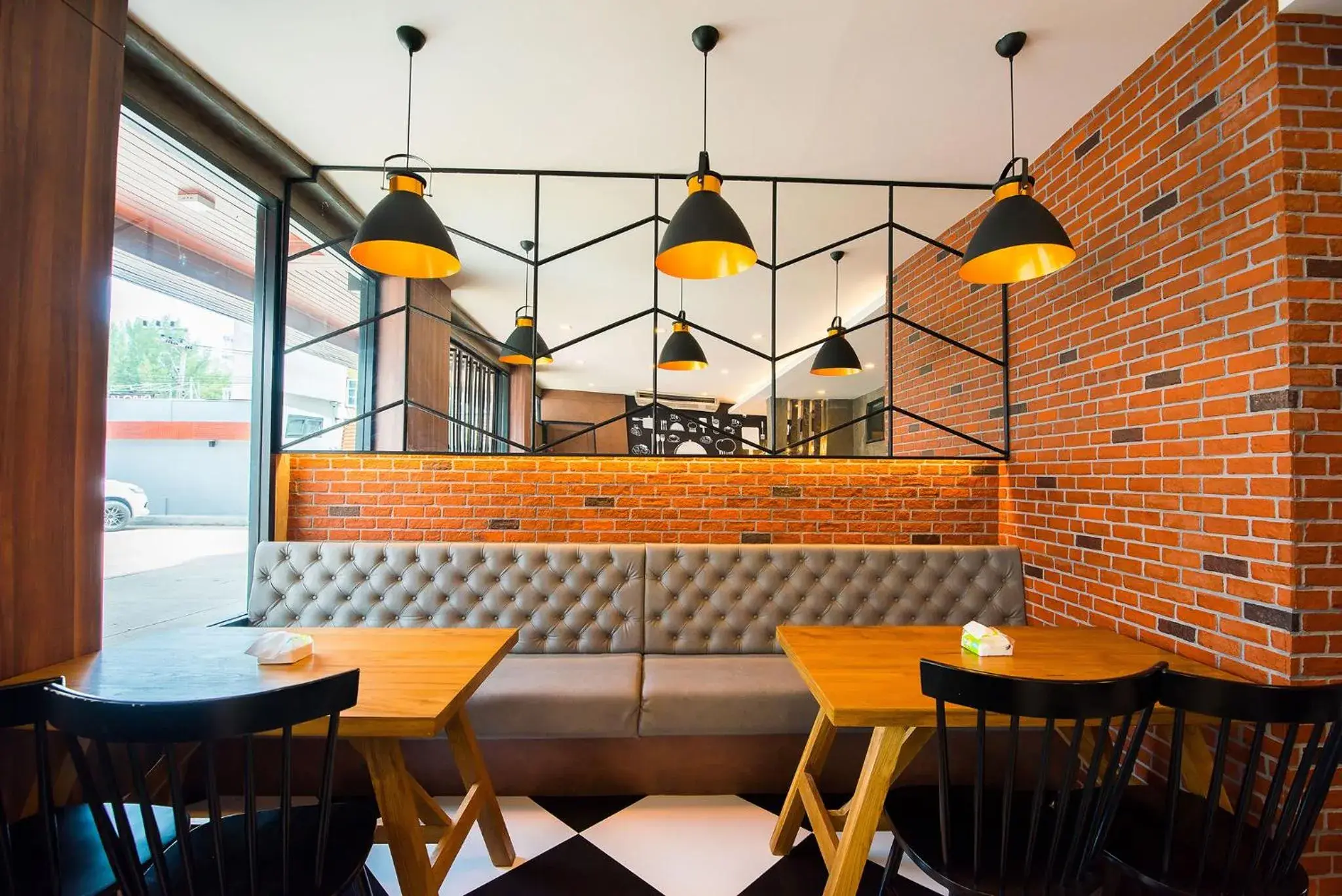 Restaurant/places to eat in Irin Beach Cha-am Restaurant/places to eat in Irin Beach Cha-am