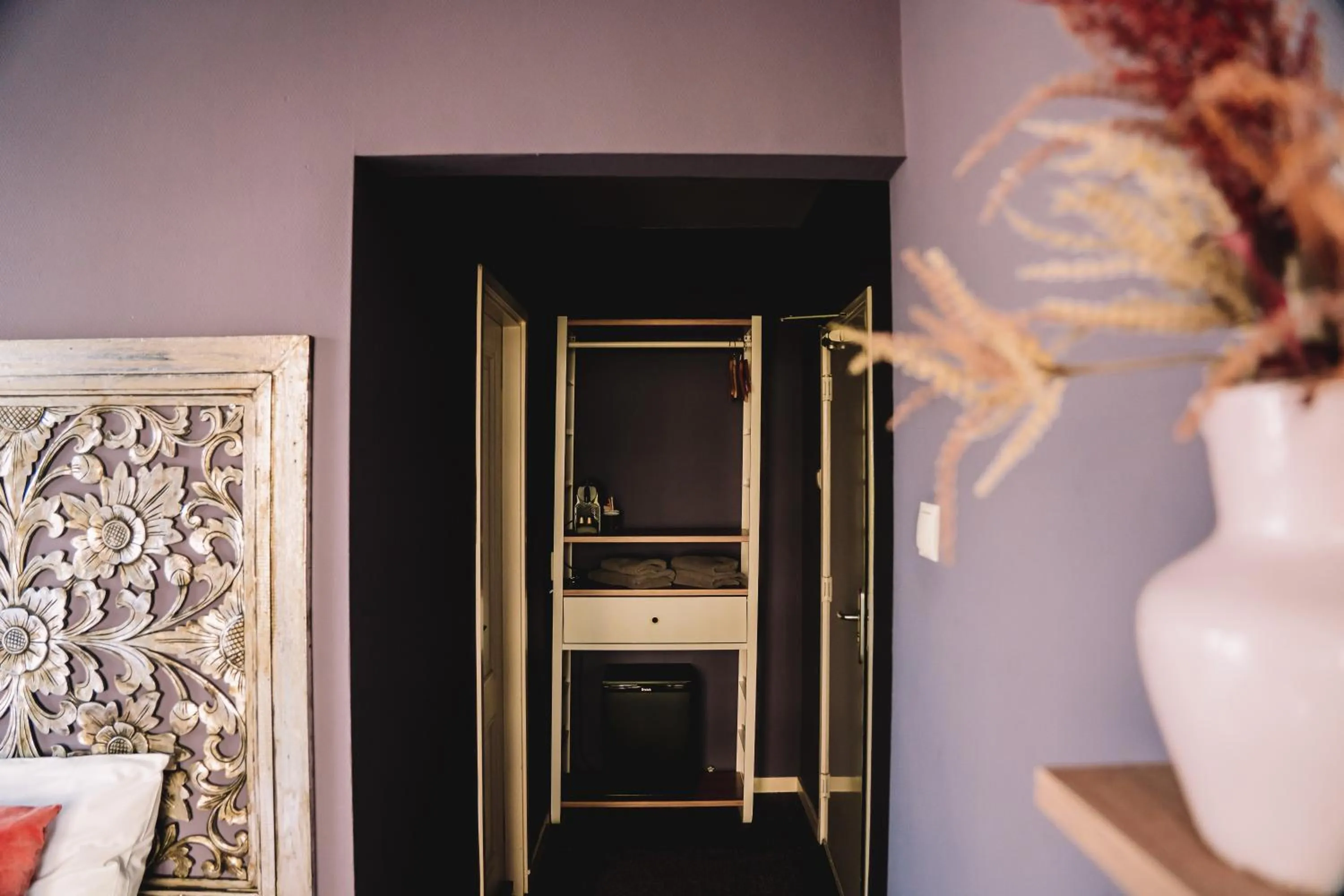 wardrobe in Boutique Lodge Zandvoort