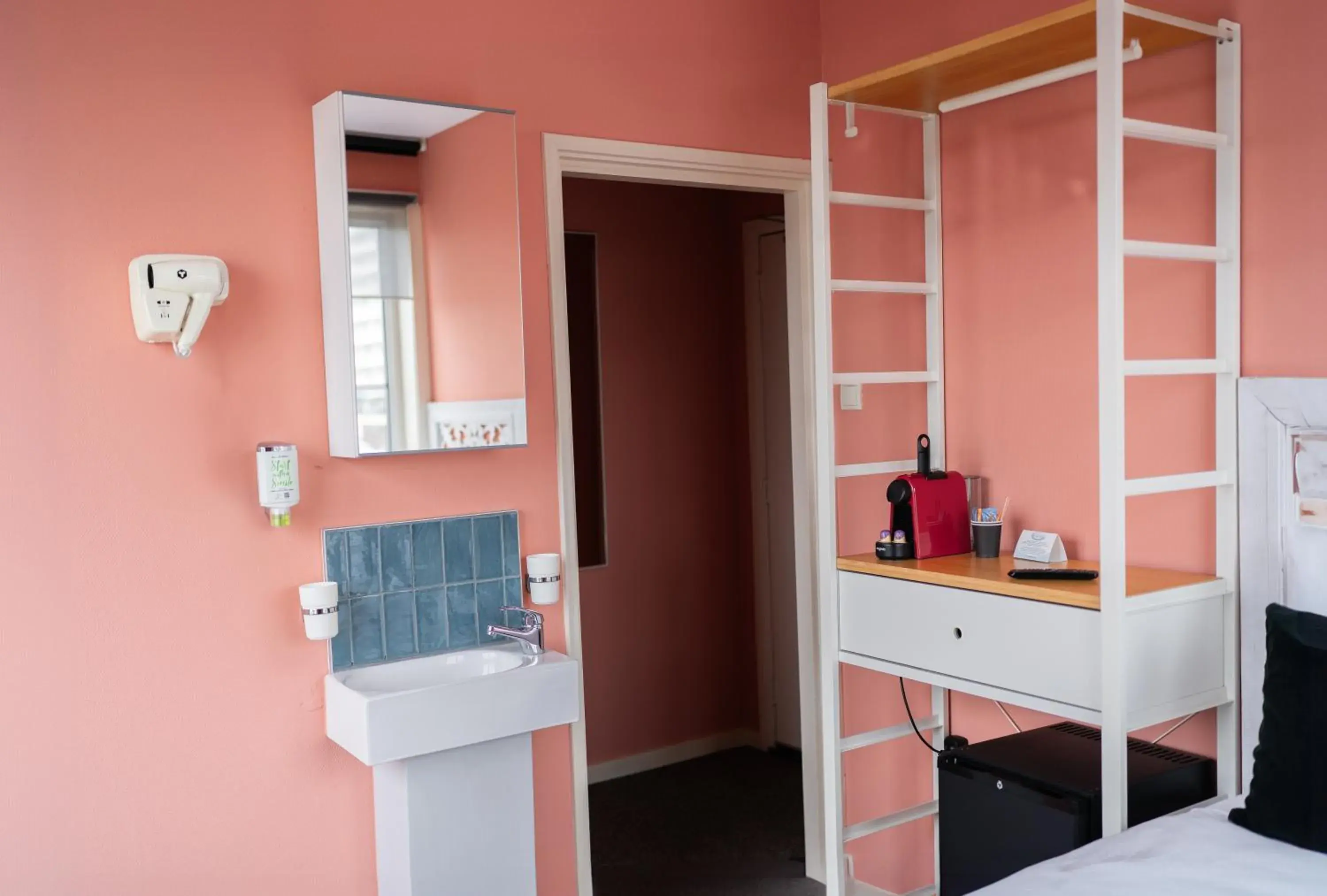 Small Twin Room in Boutique Lodge Zandvoort Small Twin Room in Boutique Lodge Zandvoort