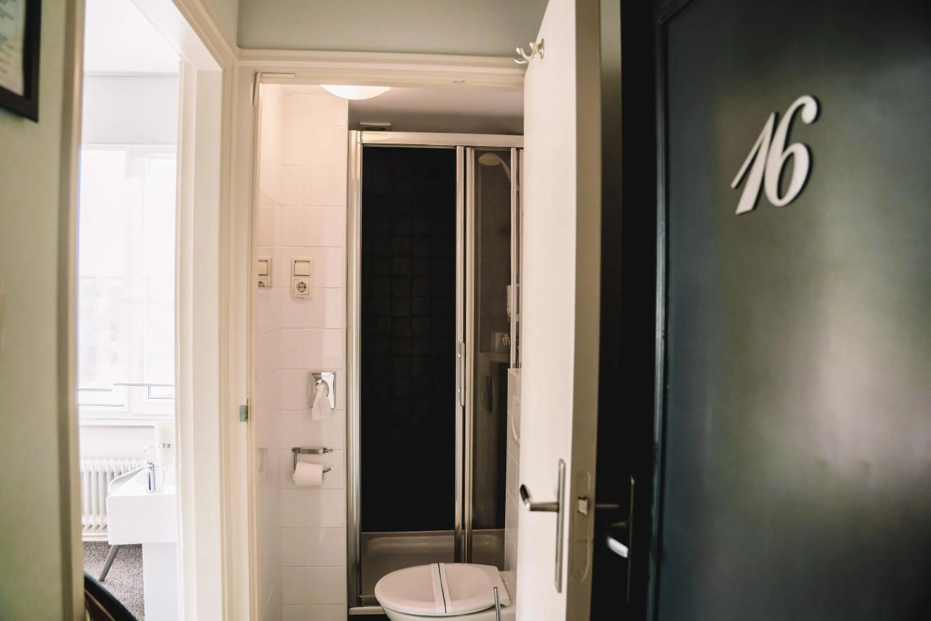 Shower in Boutique Lodge Zandvoort