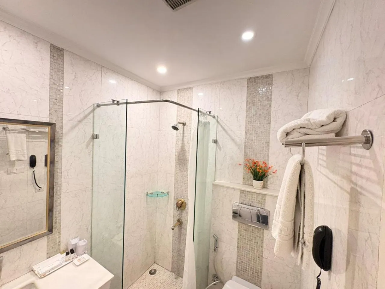 Bathroom in Hotel Bright