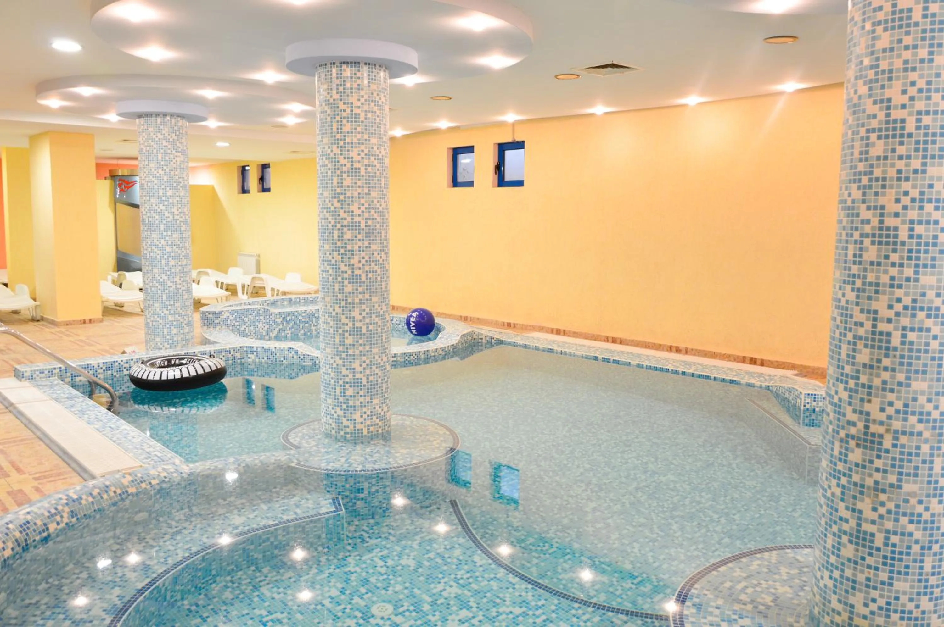 Swimming pool in Aphrodite Hotel