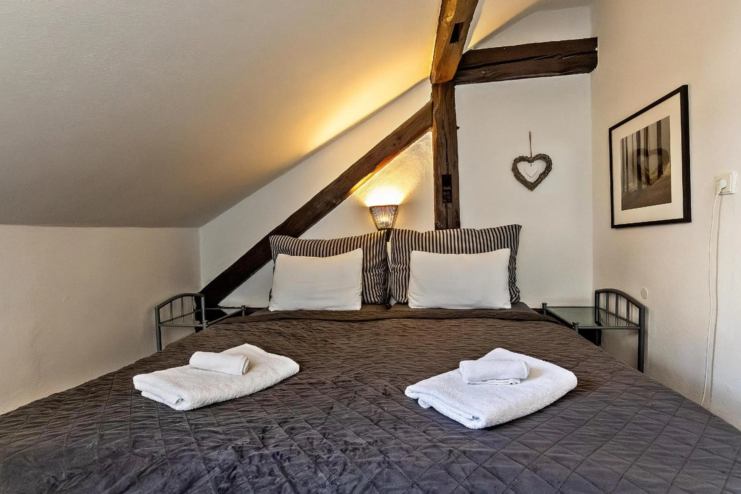 Bed in Penzion Landauer