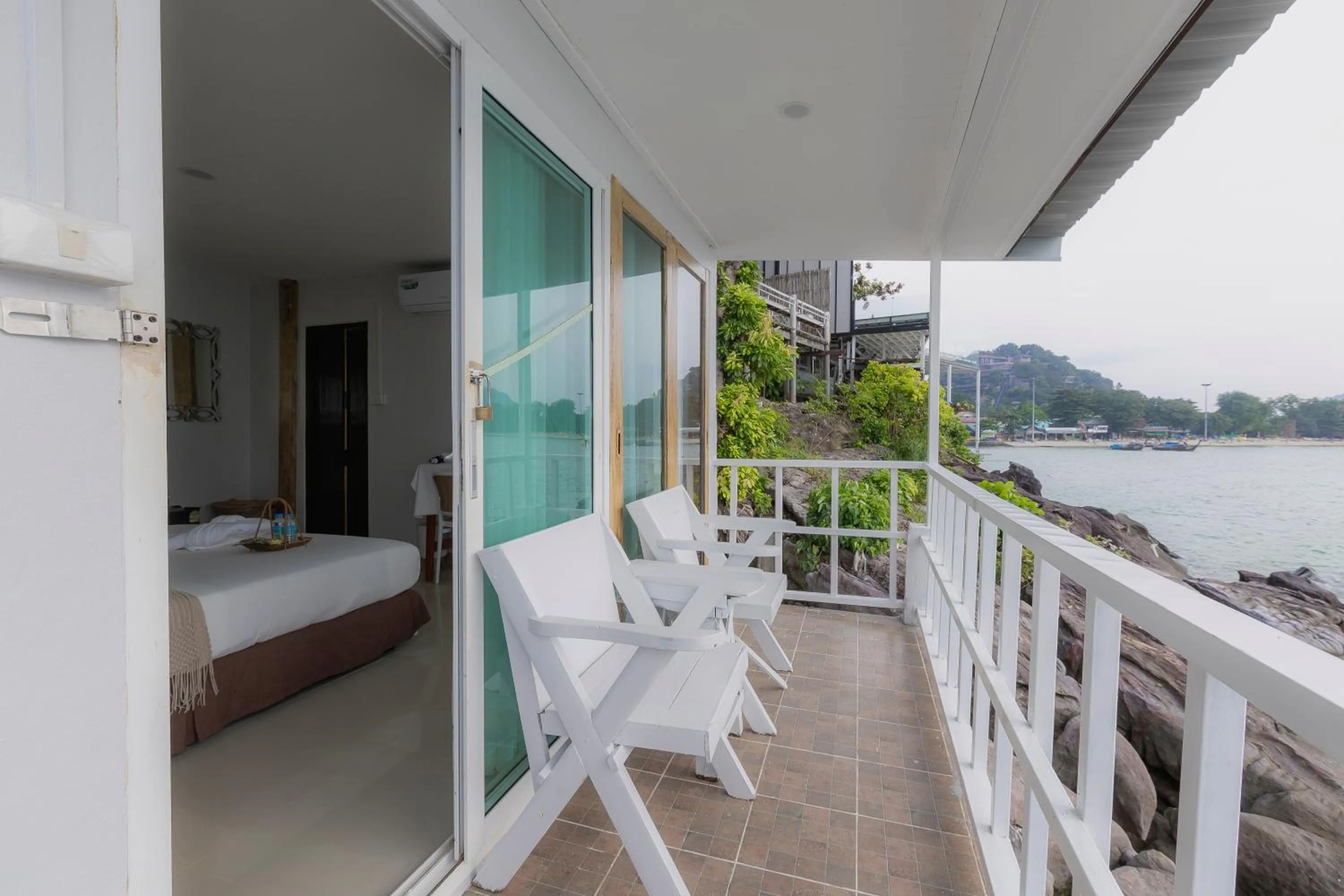 Balcony/Terrace in Phi Phi Cozy Seafront Resort