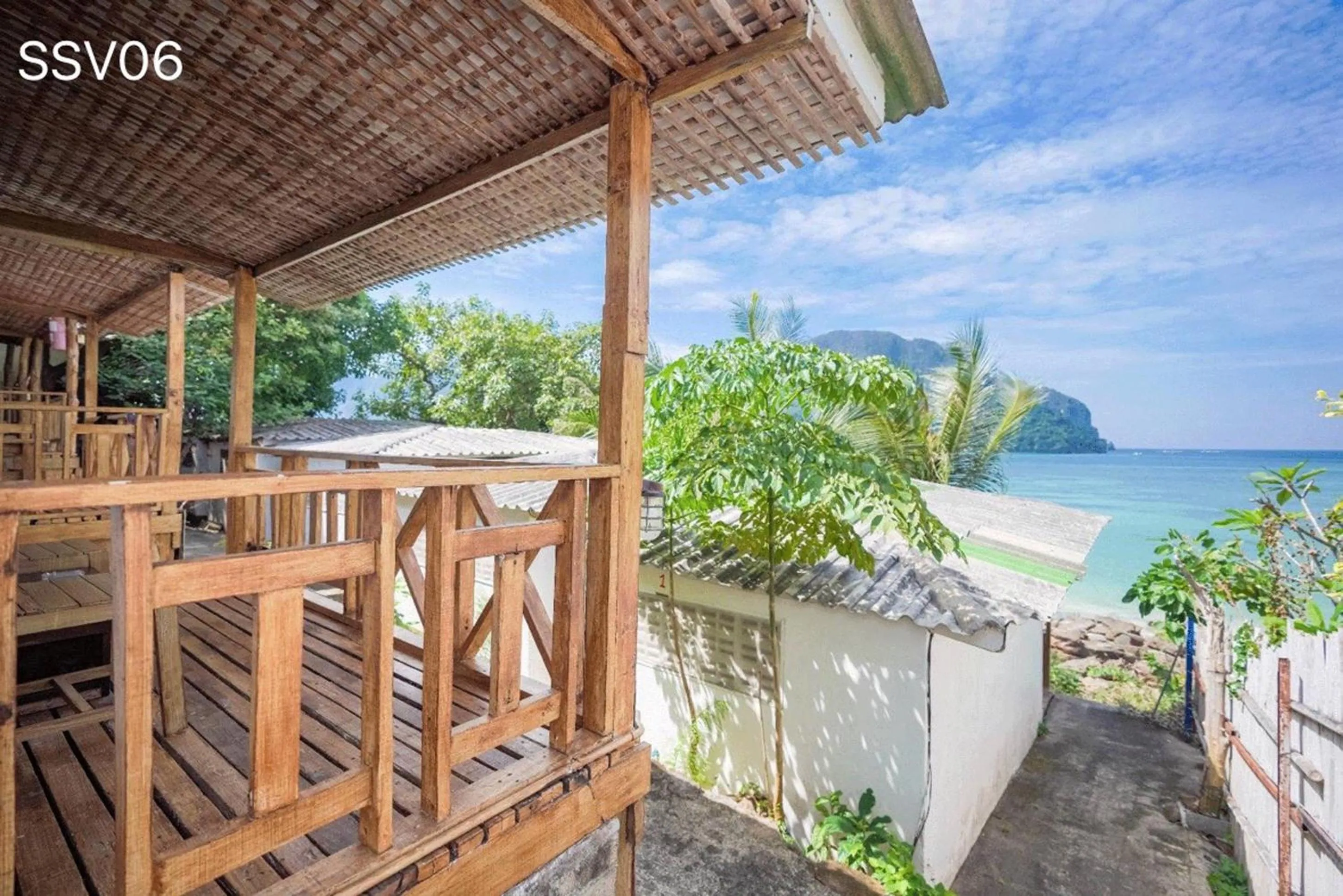 Balcony/Terrace in Phi Phi Cozy Seafront Resort